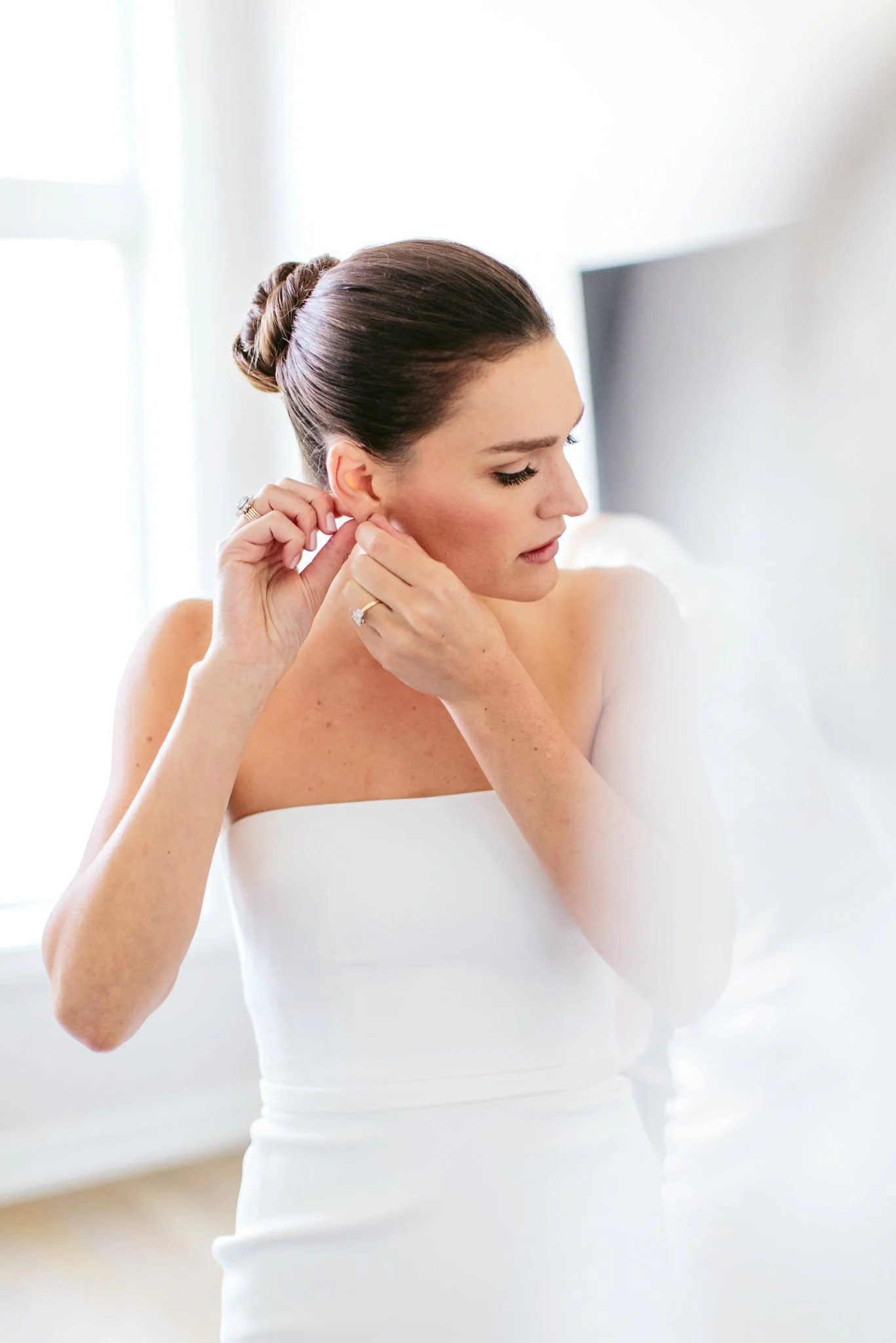 chicago bride getting ready