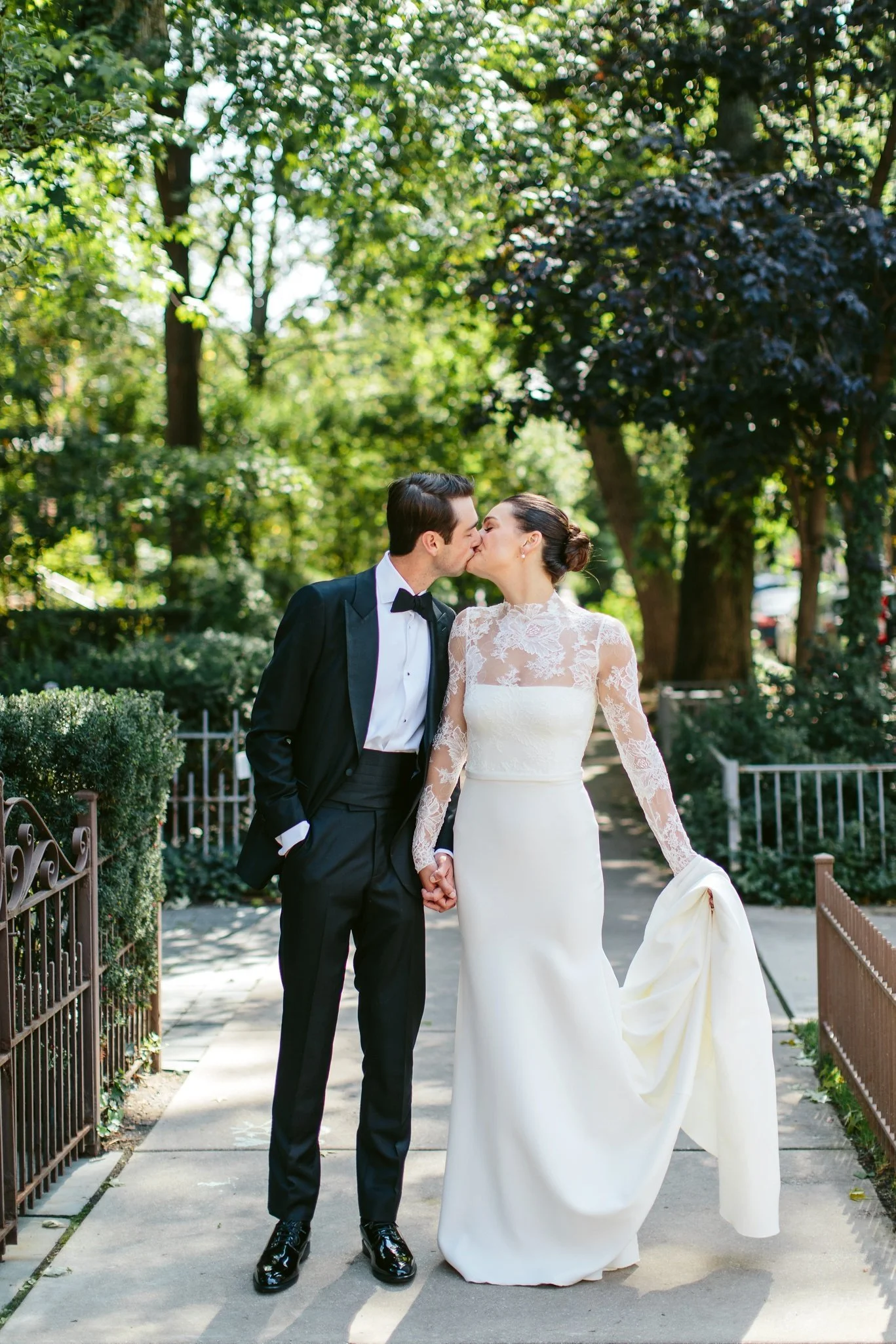 couple portrait on chicago street