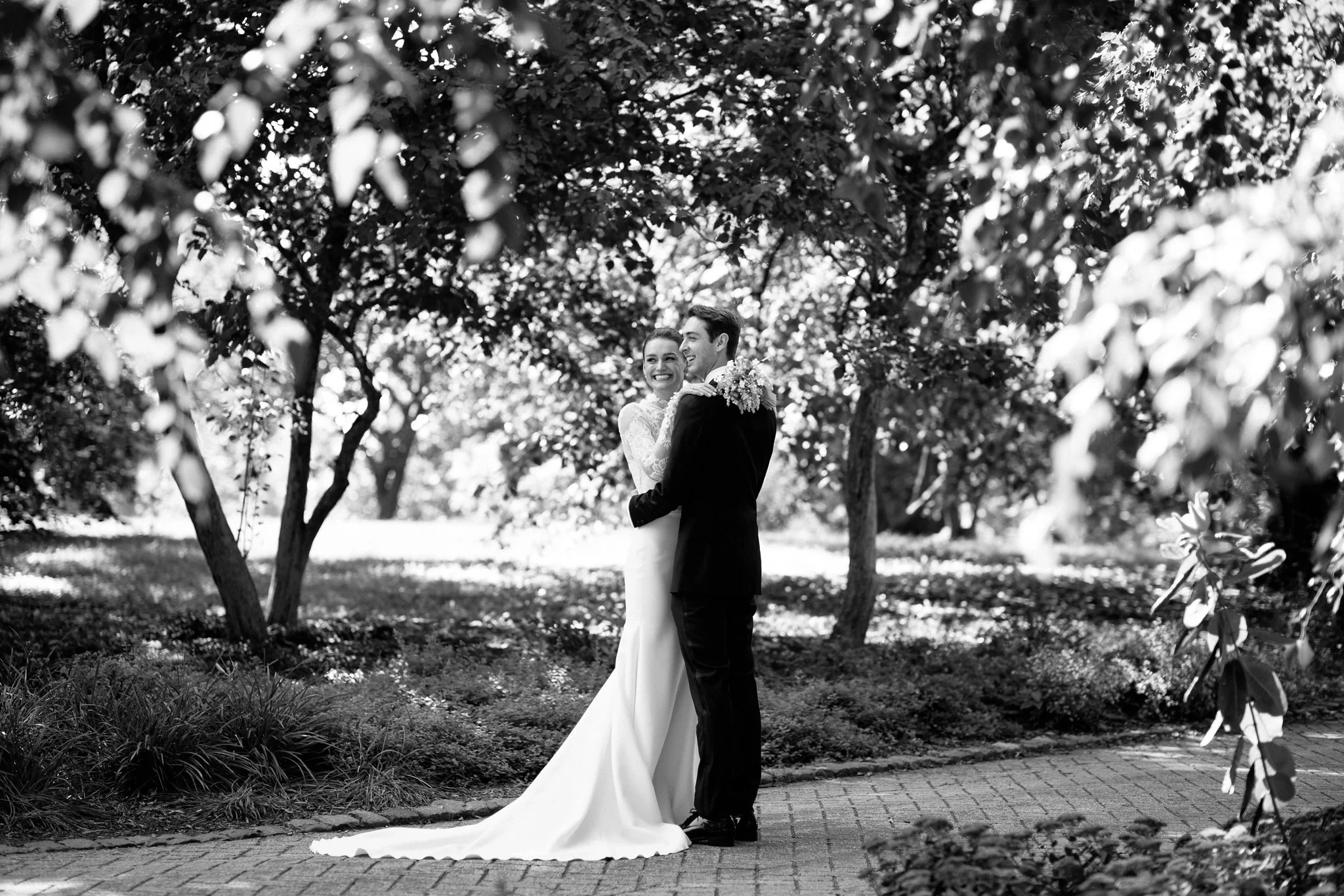 black and white chicago couple photo