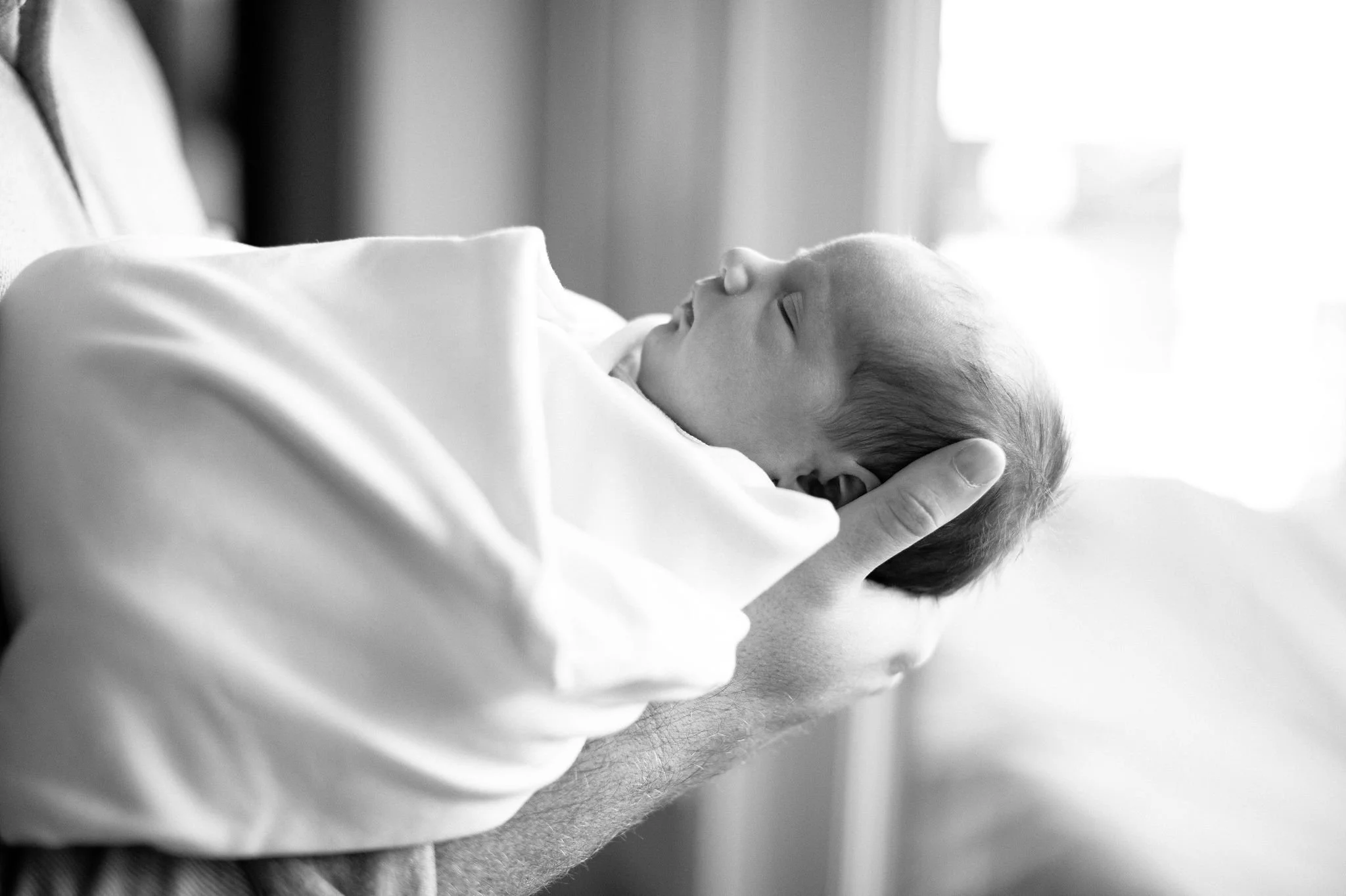 photojournalistic newborn photos