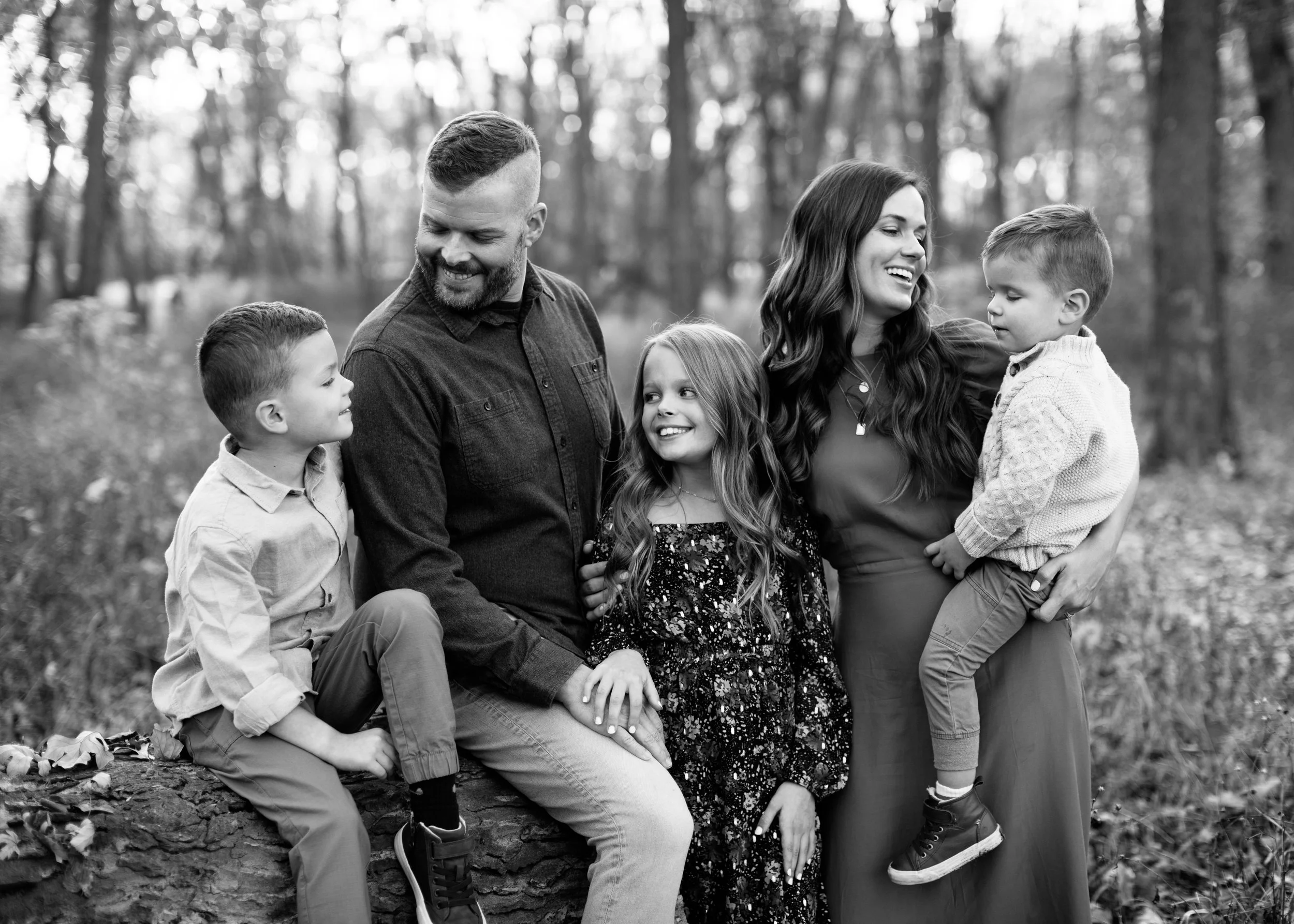 November Session with the Ross Family in Thatcher Woods