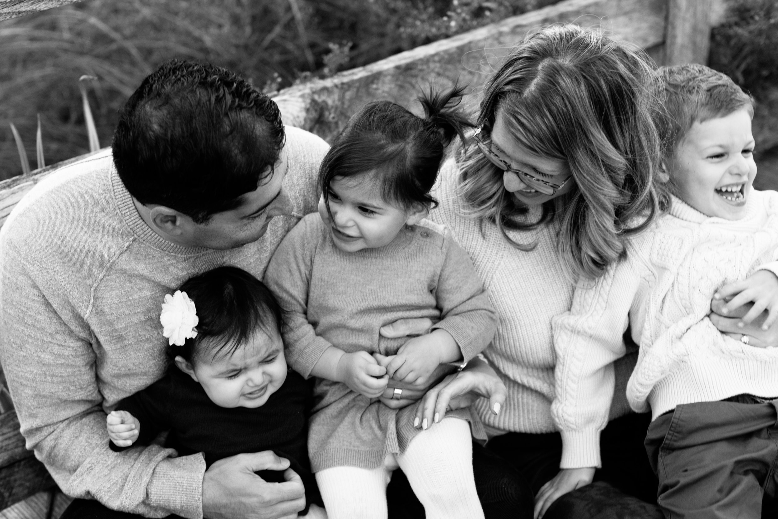 Cozy Outdoor October Session with the Ata Family