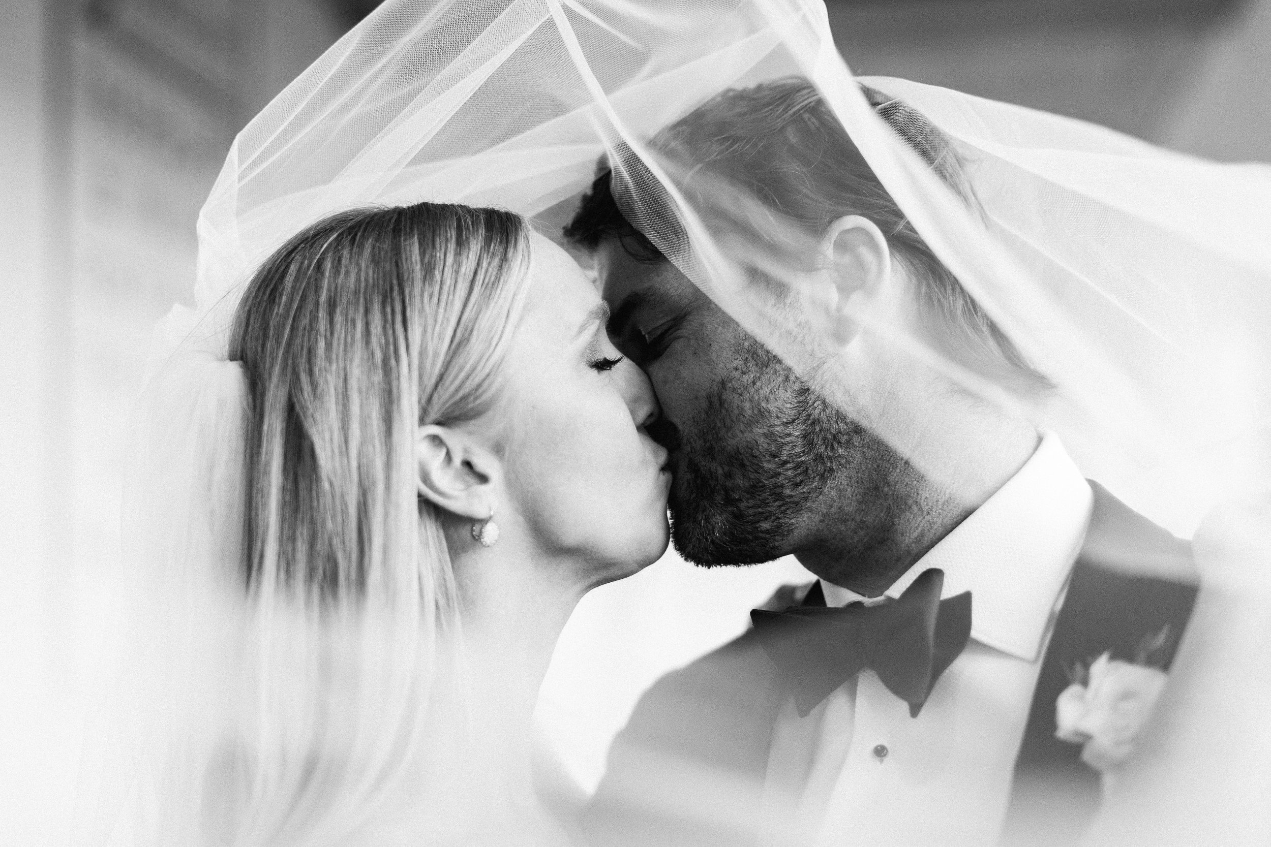 Julie &amp; Matt, Winter Wedding at The Glen View Club, Glenview, IL