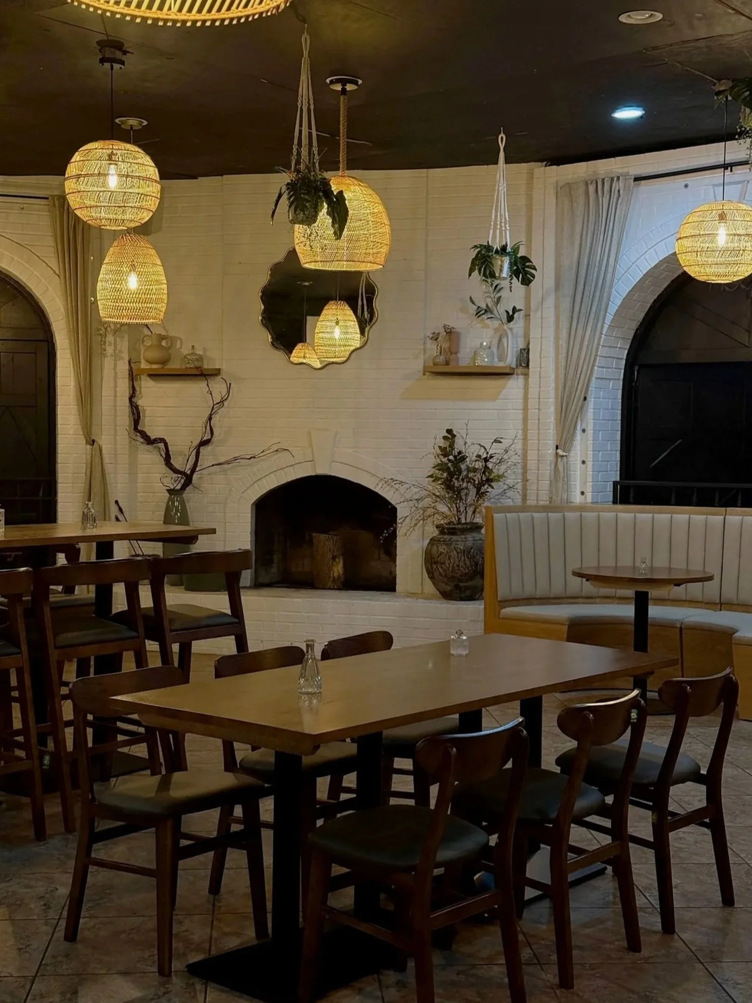 Cozy fireplace dining room at U&I Restaurant and Bar, a modern Korean fusion restaurant in Murfreesboro, TN