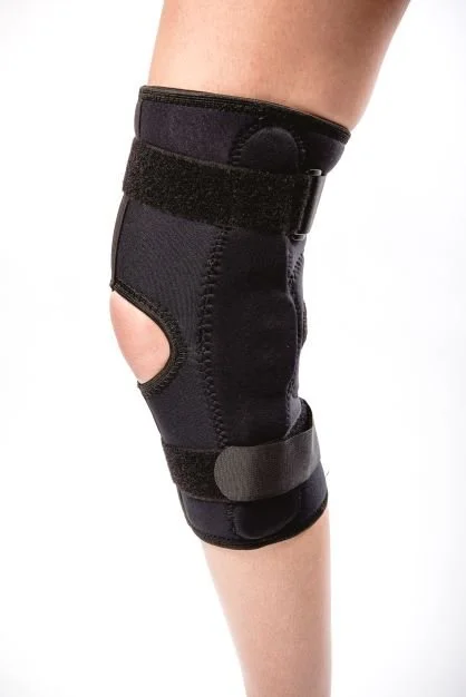 Wrap Around Hinged Knee