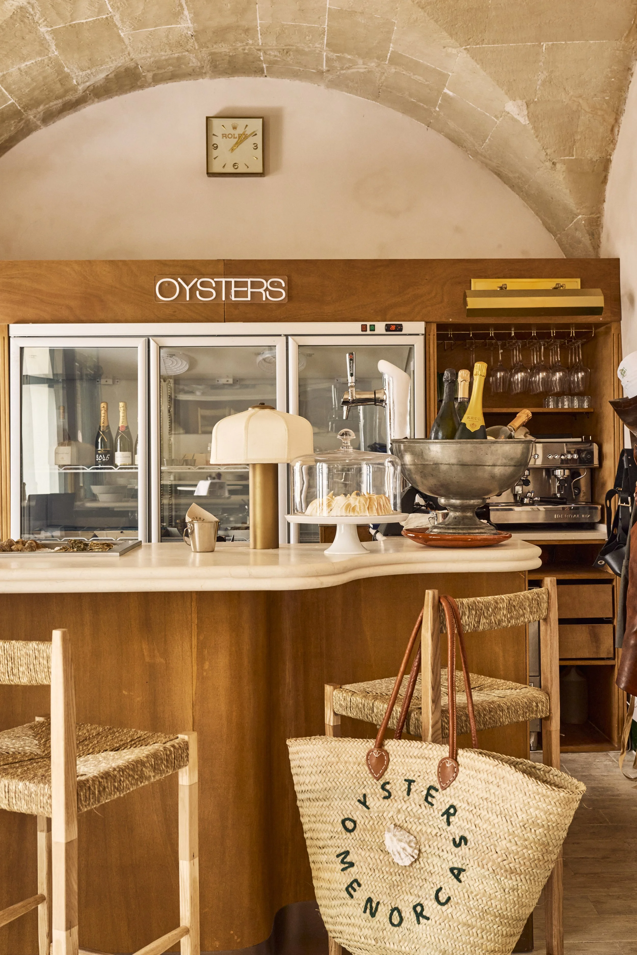 Oysters Menorca dining room
