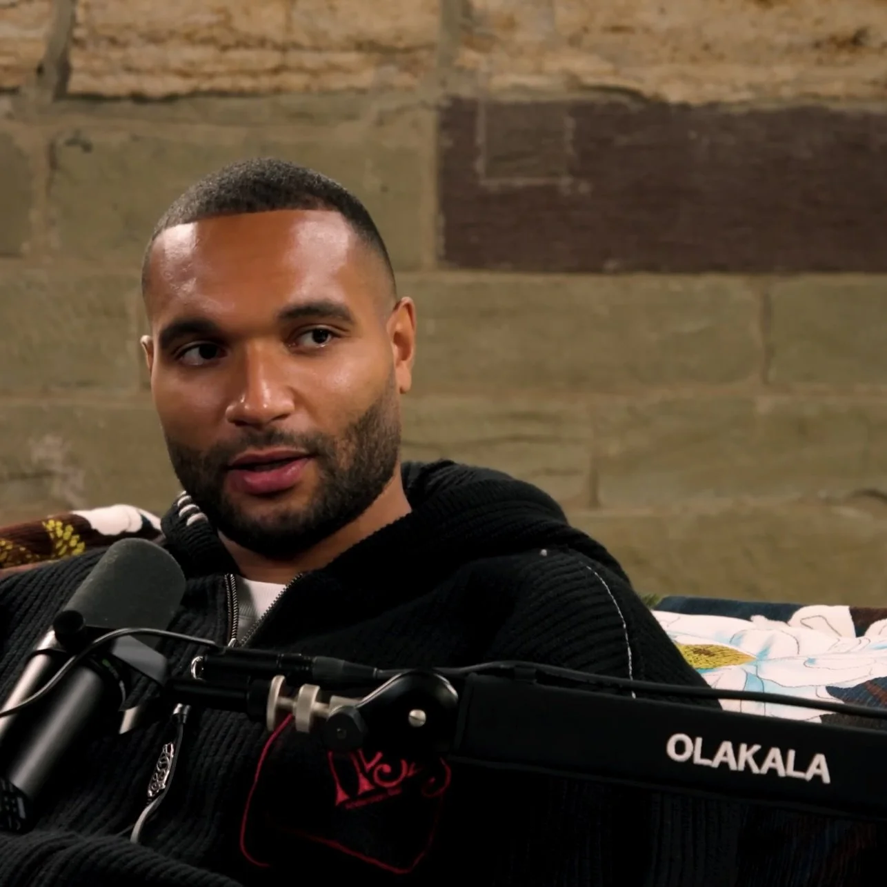 Momentaufnahme des Gasts aus der Tim Gabel Podcast Folge mit Jonathan Tah vom FC Bayern München zu Gast.