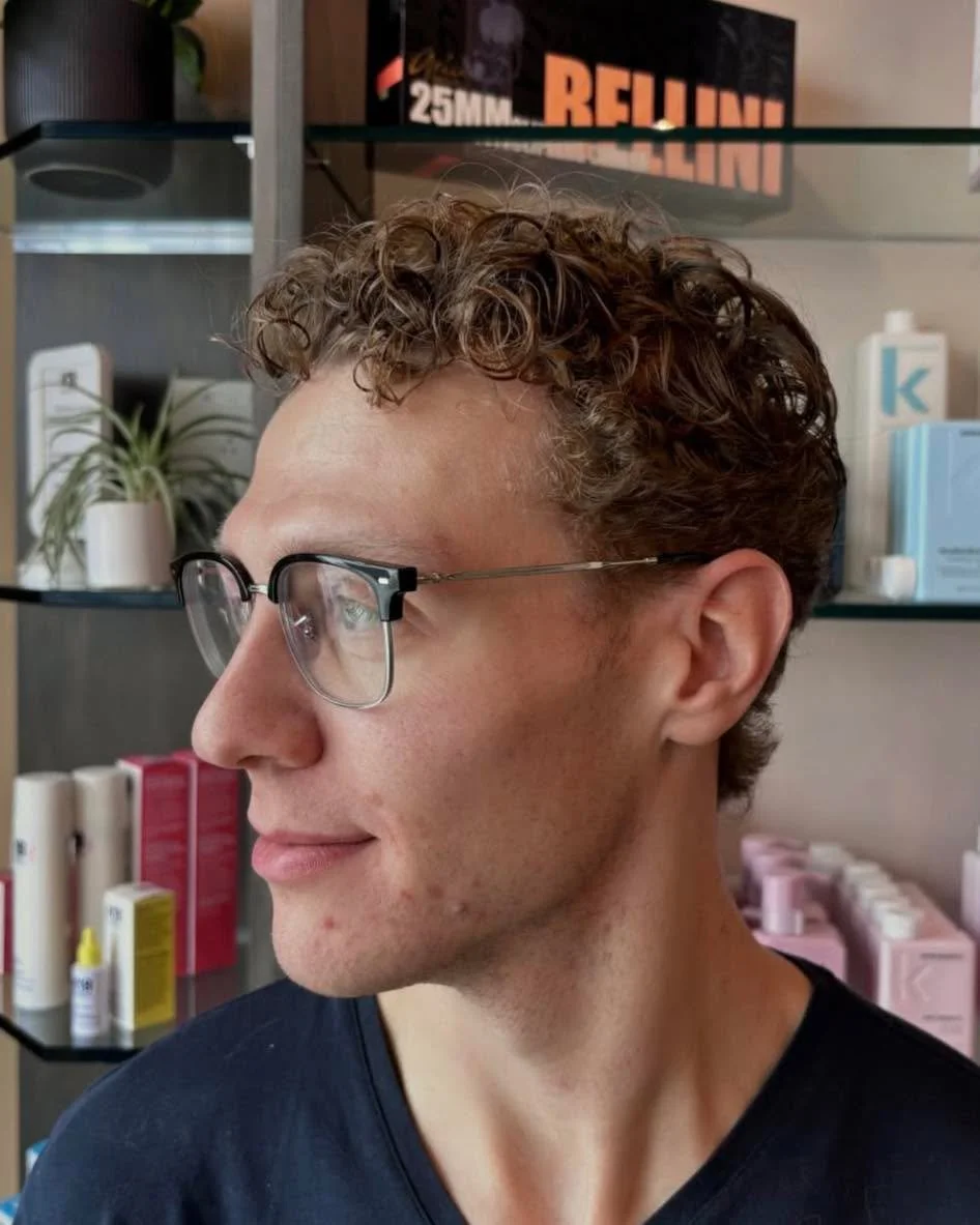 This client was looking for a tranformation and Mel (@rise_hairstylesyyc) understood the assignment 👏 

Check out Mel at our West 85th Salon 

Calgary Salon | Mens Hair Cuts | Hair Transformation | Mens Hair Solutions