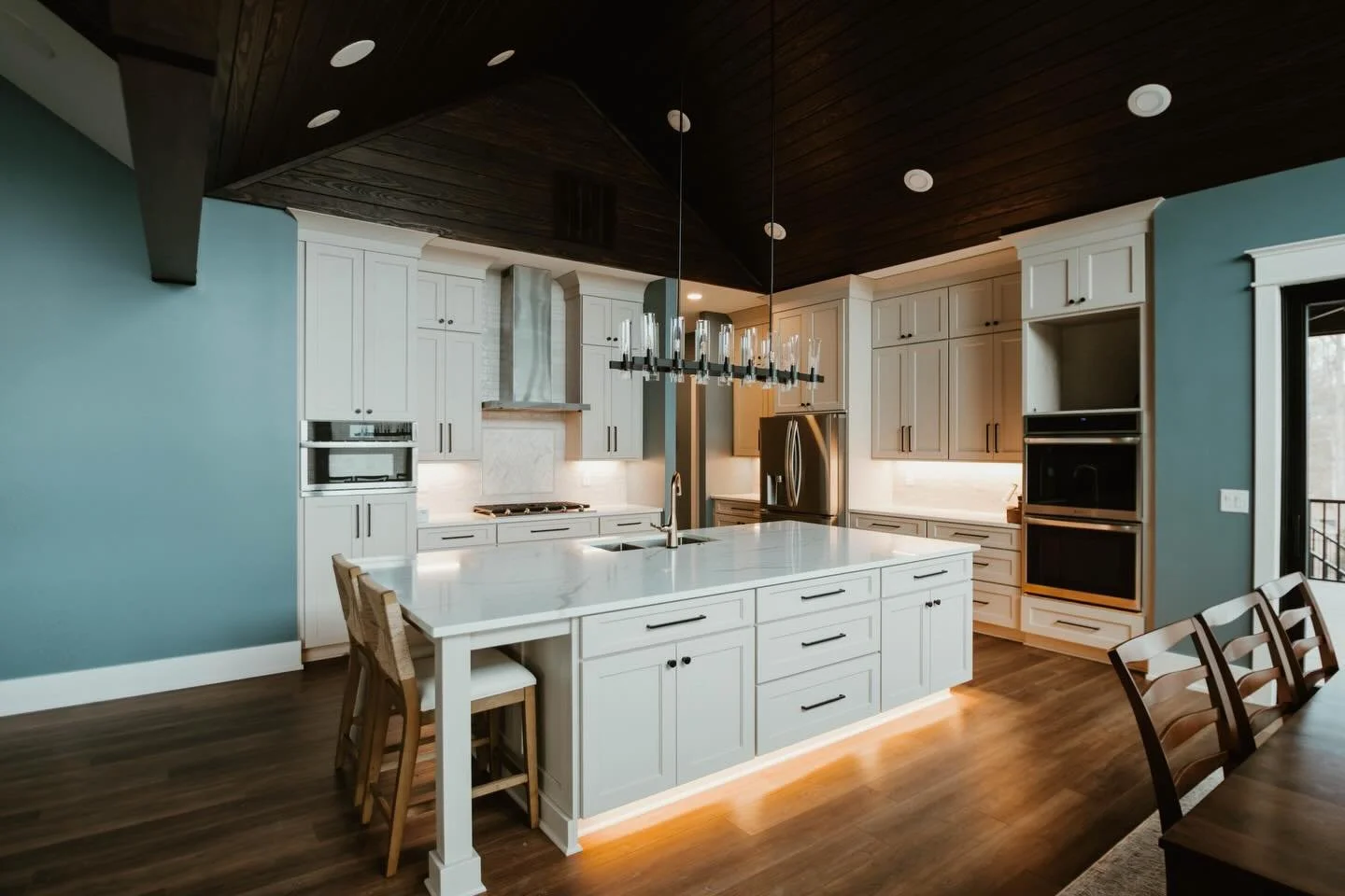 Imagine starting your morning here. ☀️

Natural light, warm wood ceilings, custom cabinetry, and an oversized island designed for gathering with family and friends.

This is the beauty of building custom with Campbell Custom Homes.⭐️

#CampbellCustom