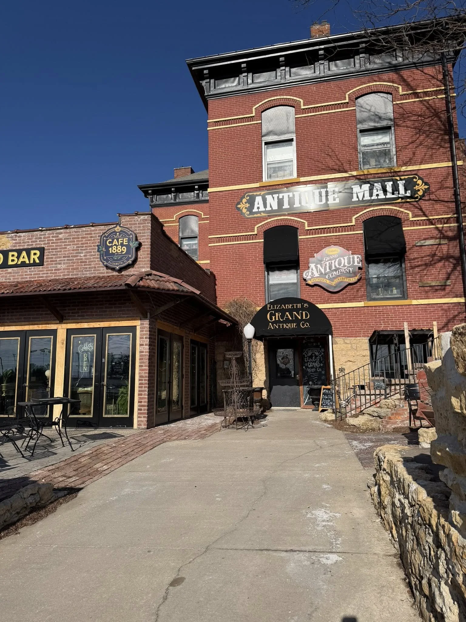 Elizabeth's Grand Antique Co.