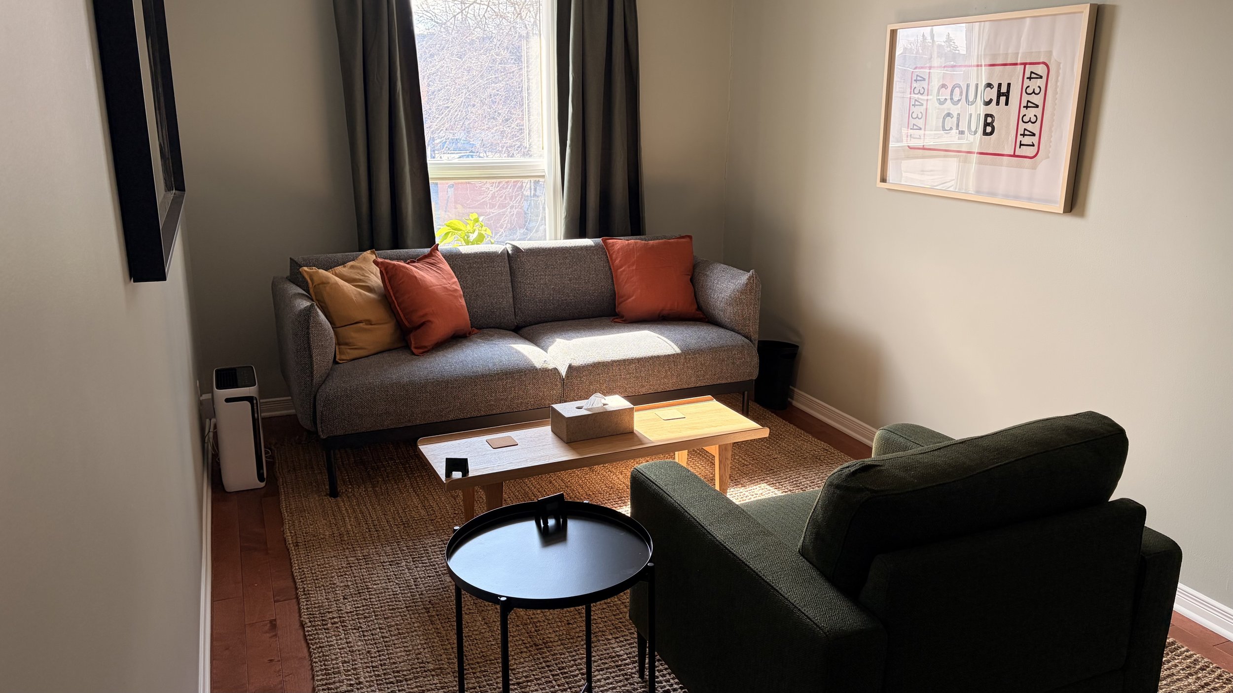 Couples Therapy Ottawa office space at 437 Gilmour street in Centretown.