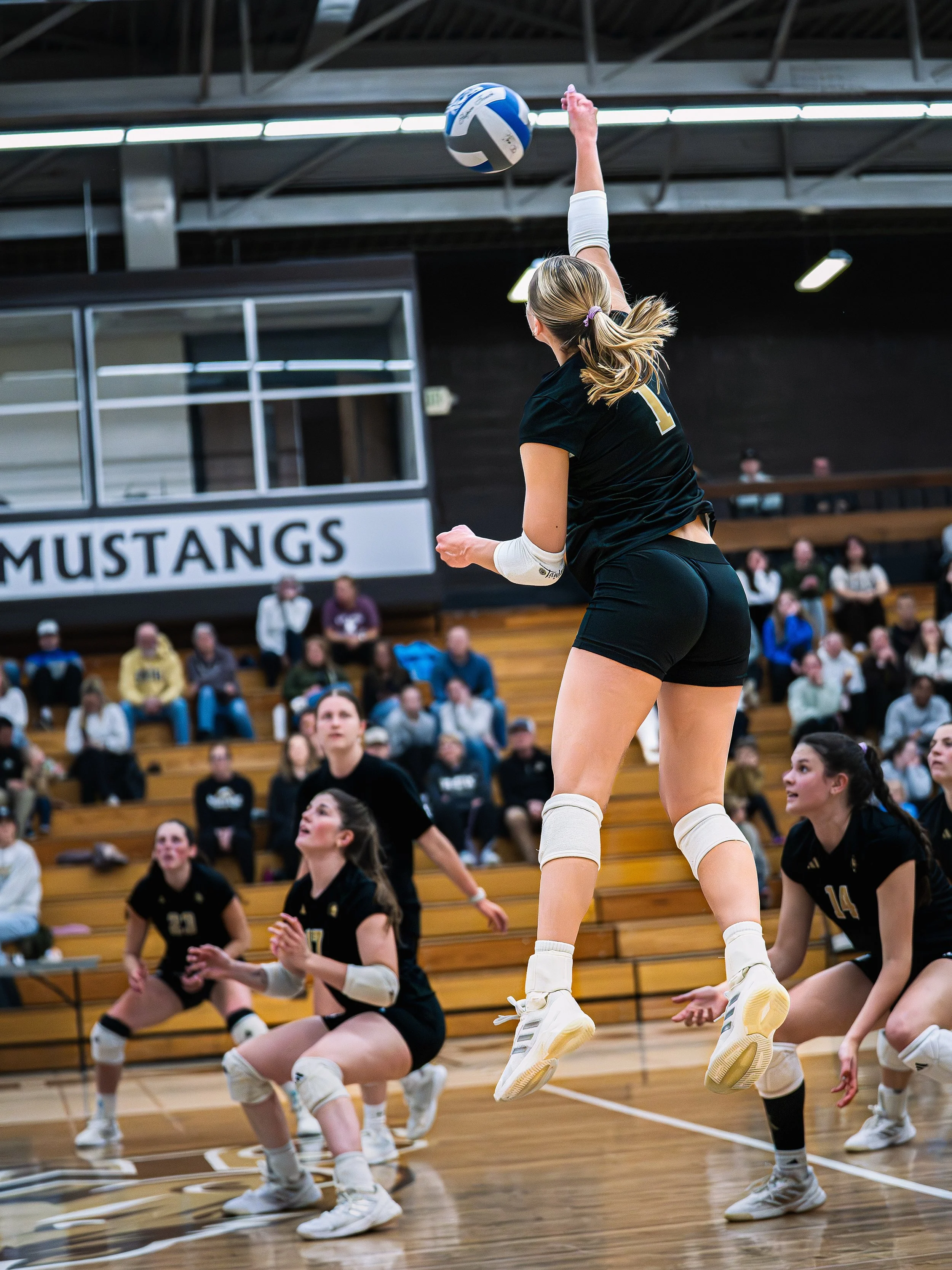 The battle above the net➡️