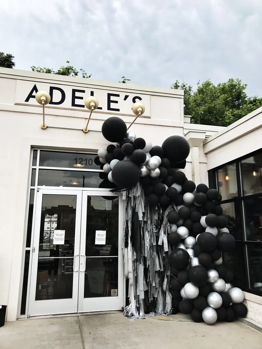 Balloon Decor Building 2.webp