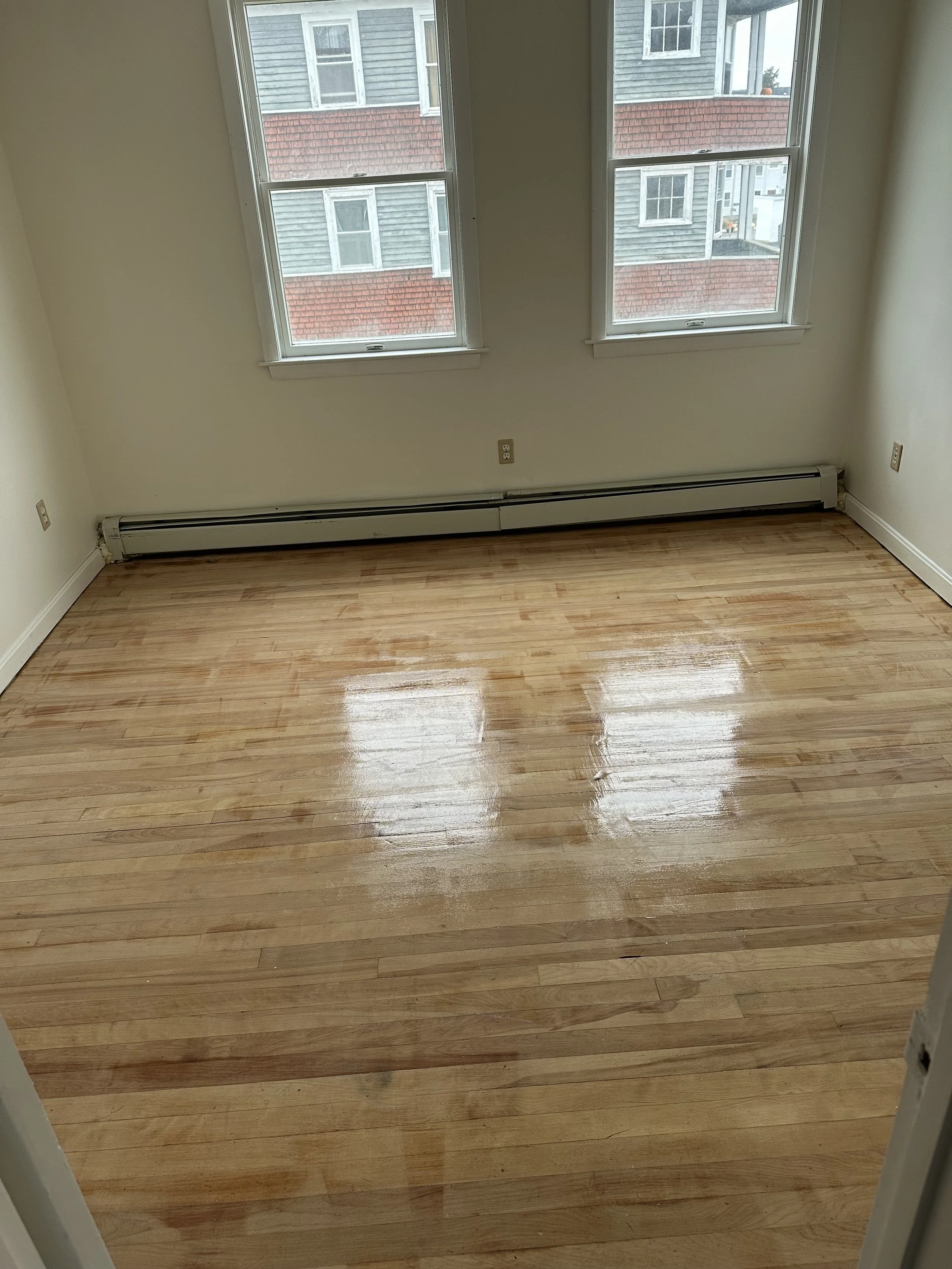 hardwood floor refinishing and polishing worcester apartment