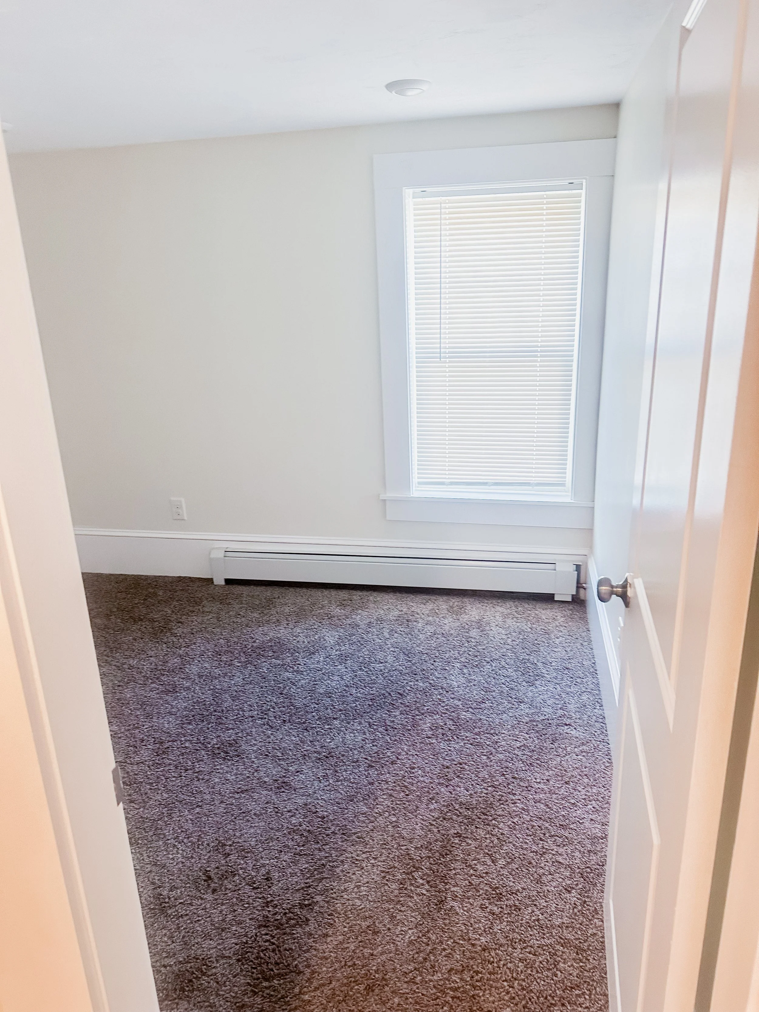 apartment-bedroom-carpet-rental-prep-worcester-ma.jpg
