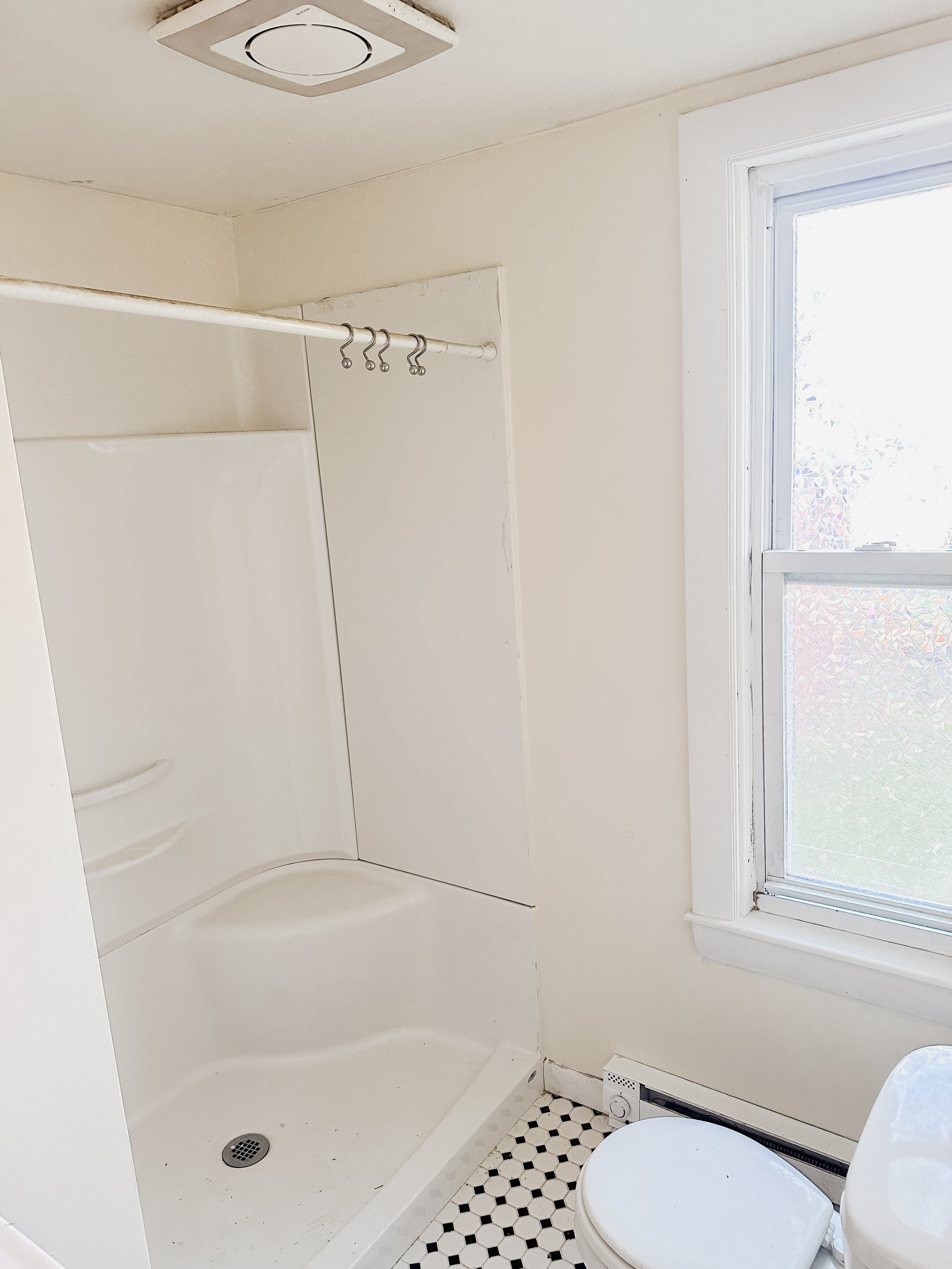 clean-bathroom-rental-ready-apartment-worcester-ma