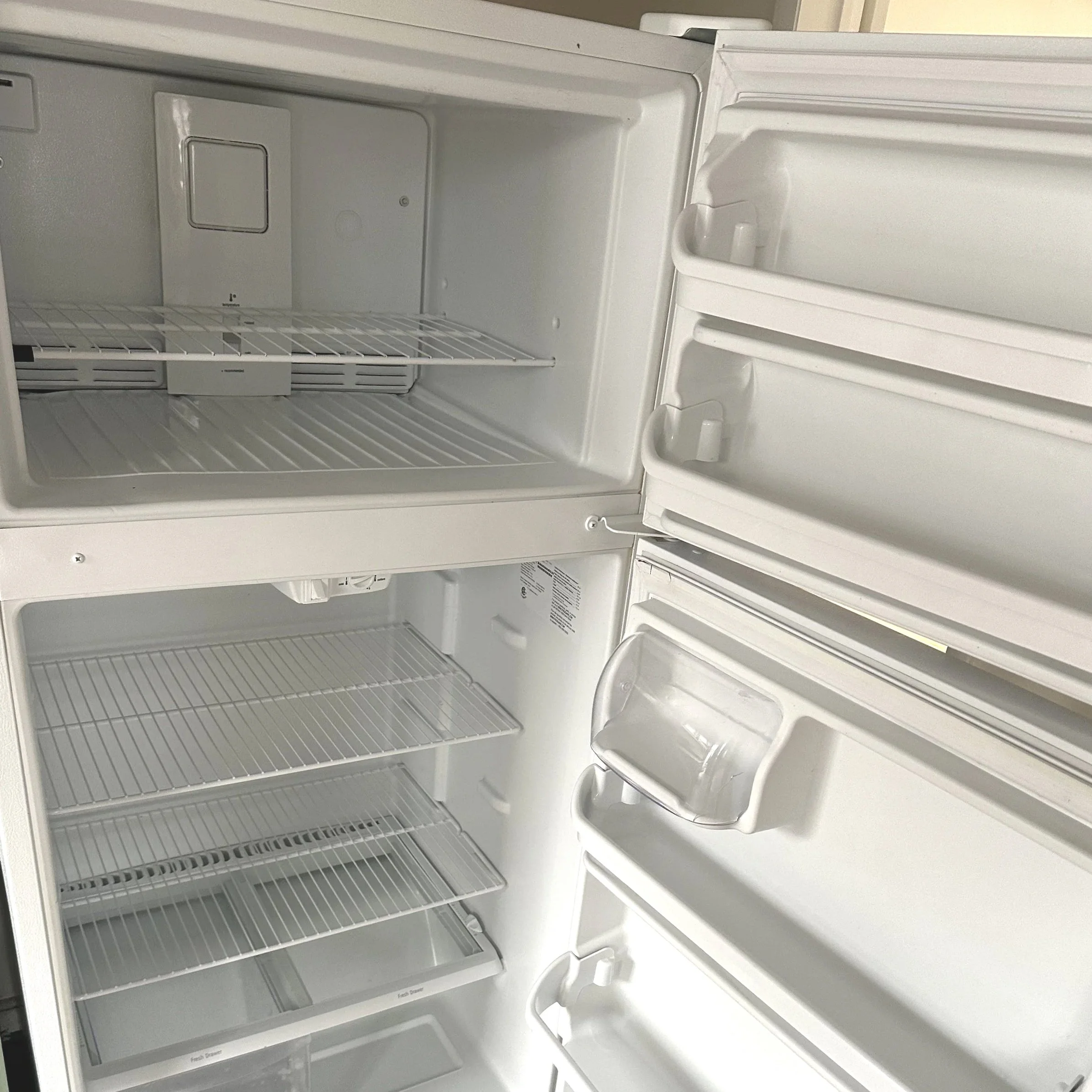apartment refrigerator deep cleaning for new tenant