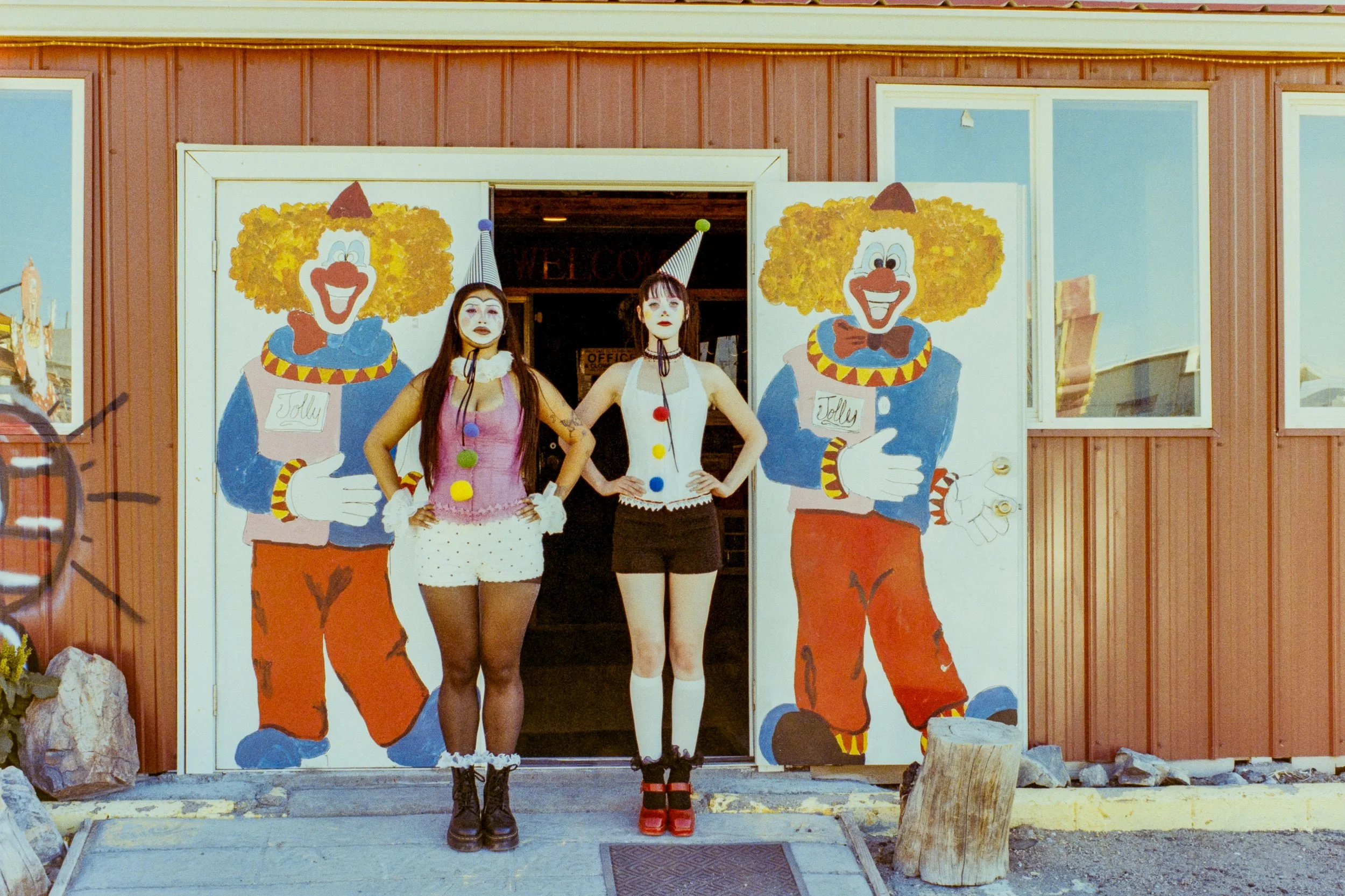 MX_Ultrmax_Clown-12.jpg