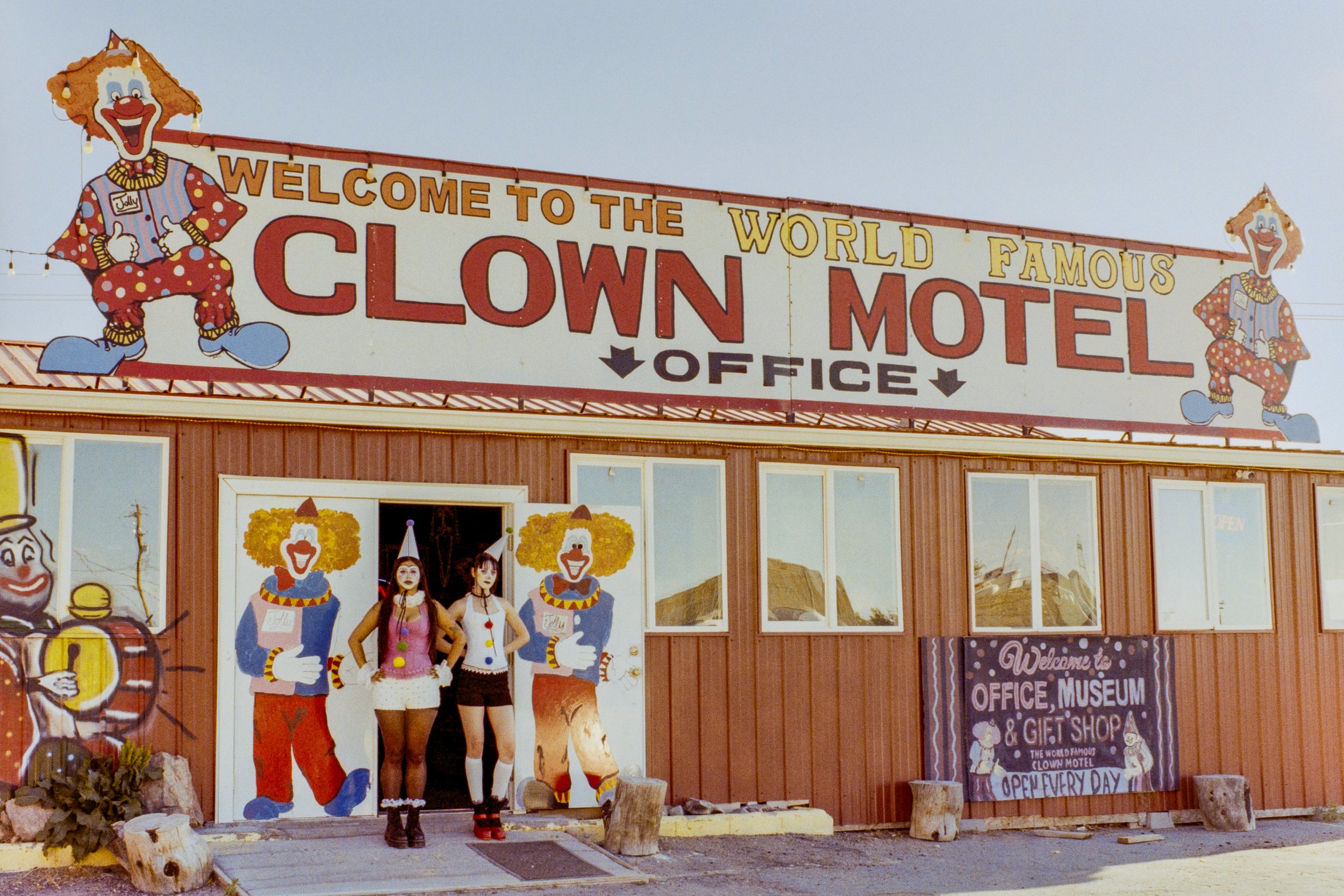 MX_Ultrmax_Clown-10.jpg