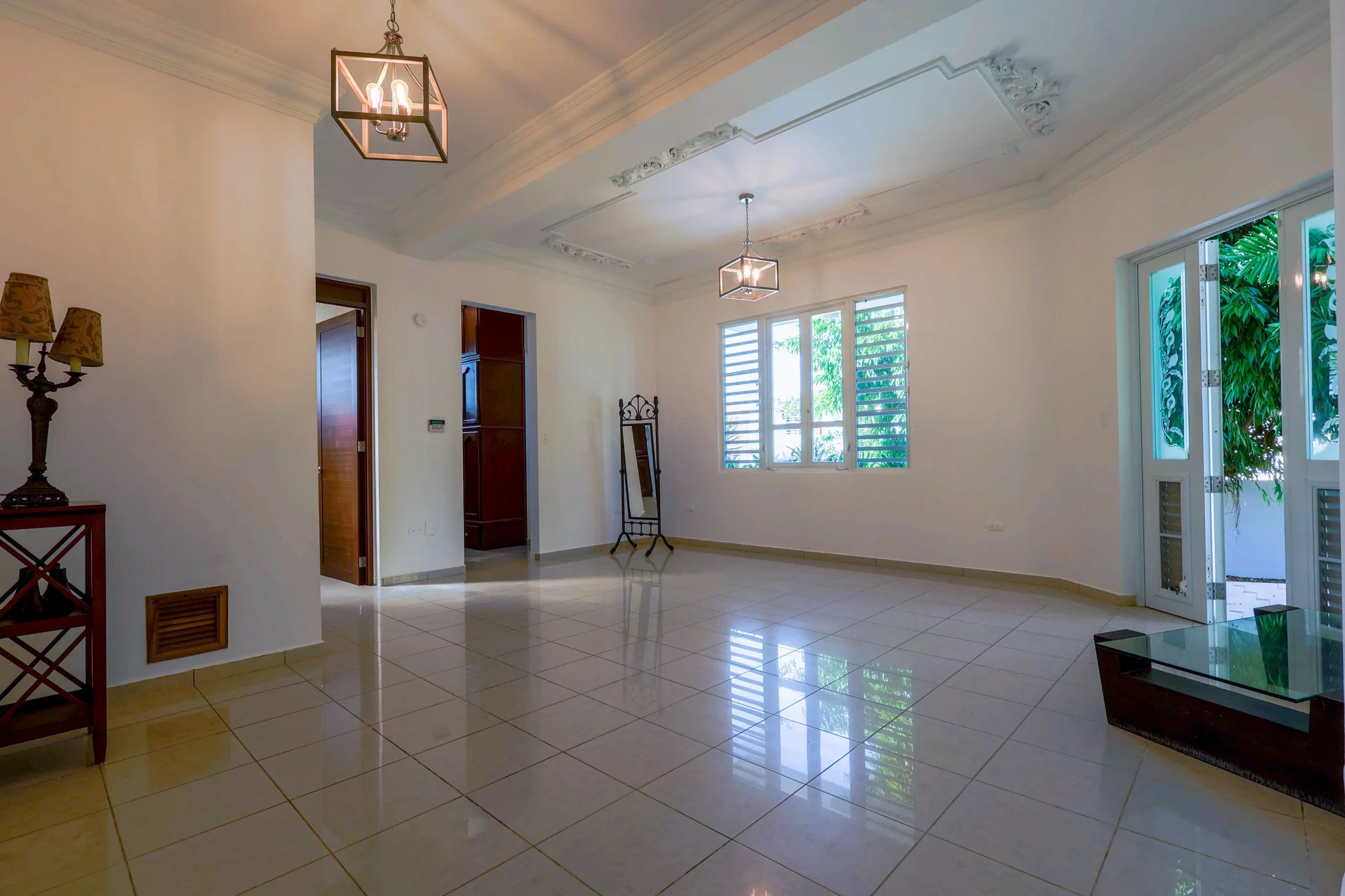 White Mansion Lighter-25.jpg