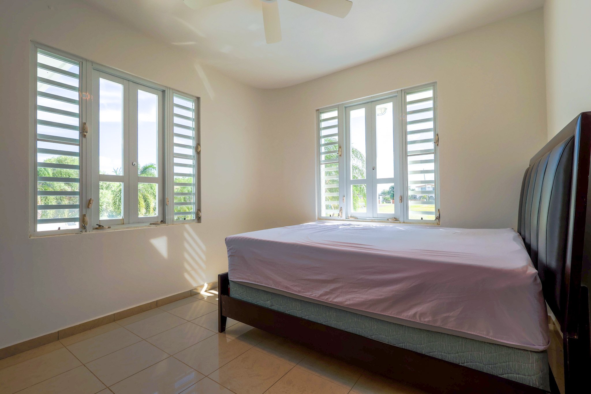 White Mansion Lighter-40.jpg