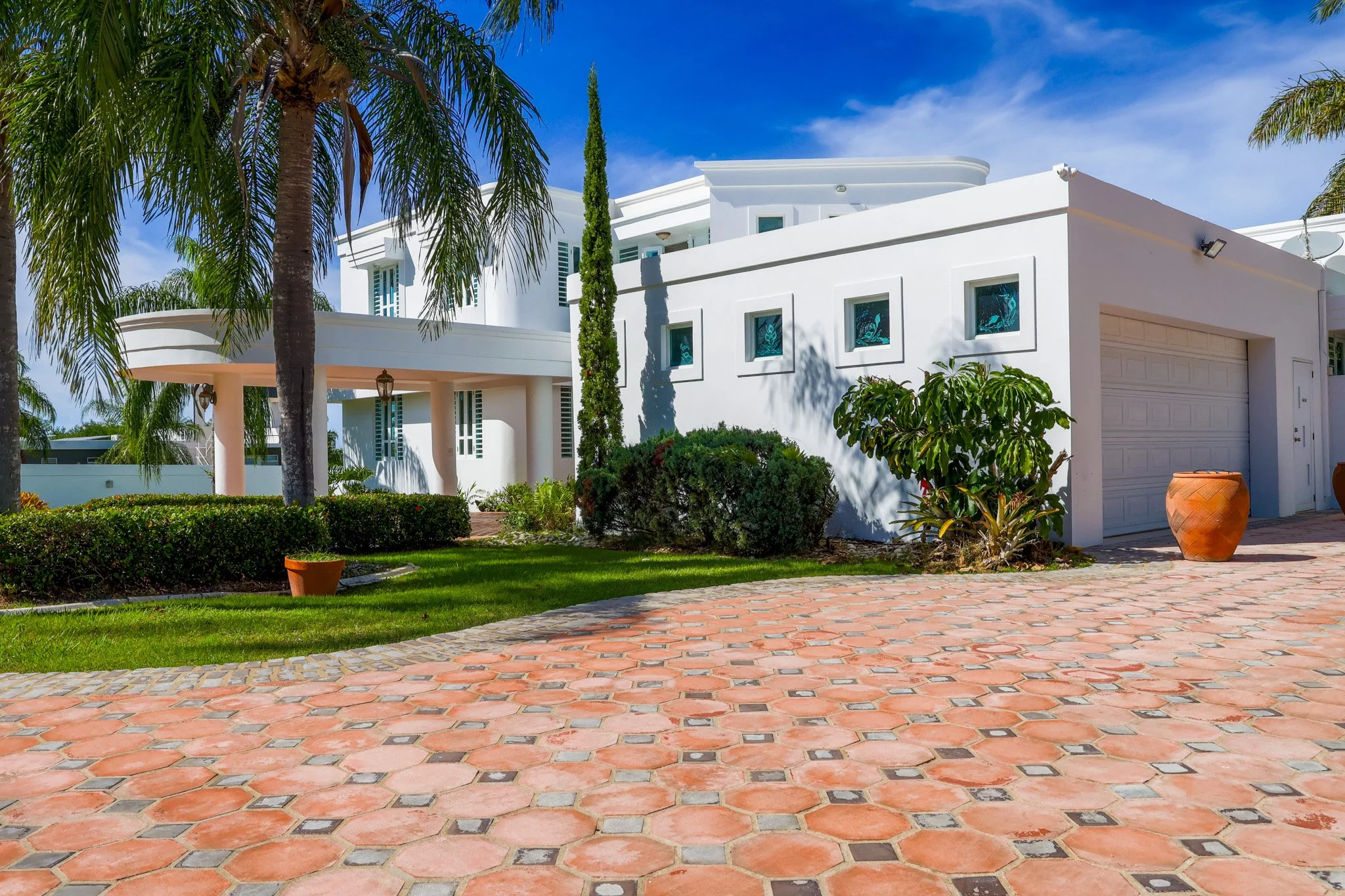 White Mansion Lighter-2.jpg