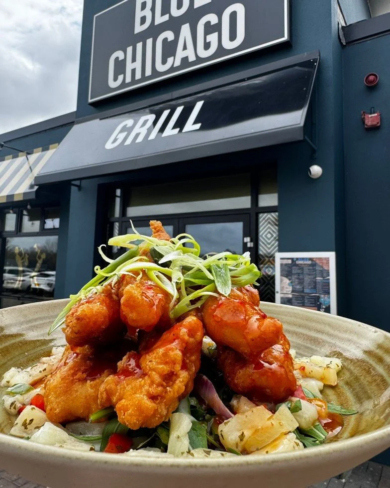 🌶 CRISPY CHILLI CHICKEN 🌶

Tender crispy battered chicken strips on a bed of mixed leaves with pineapple salsa and sweet chilli sauce 👌

A MUCH LOVED FAVOURITE AT #BLUECHICAGO 🩵🩵🩵

AVAILABLE FROM OUR DAILY MENU 

OPEN FROM 12-LATE EVERYDAY 

02