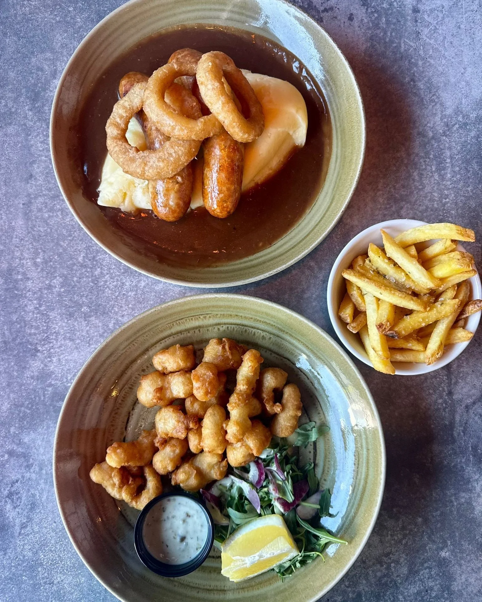 ✨️ NEW SPECIALS THIS EASTER WEEKEND ✨️

🩵 SAUSAGE STACK
Pork and leek sausages, rich red wine onion gravy, buttery mash, topped with onion rings 

🩵 TRADITIONAL SCAMPI 
Crispy scampi, tartare sauce, sea salt and garlic fries 

AVAILABLE THIS WEEKEN