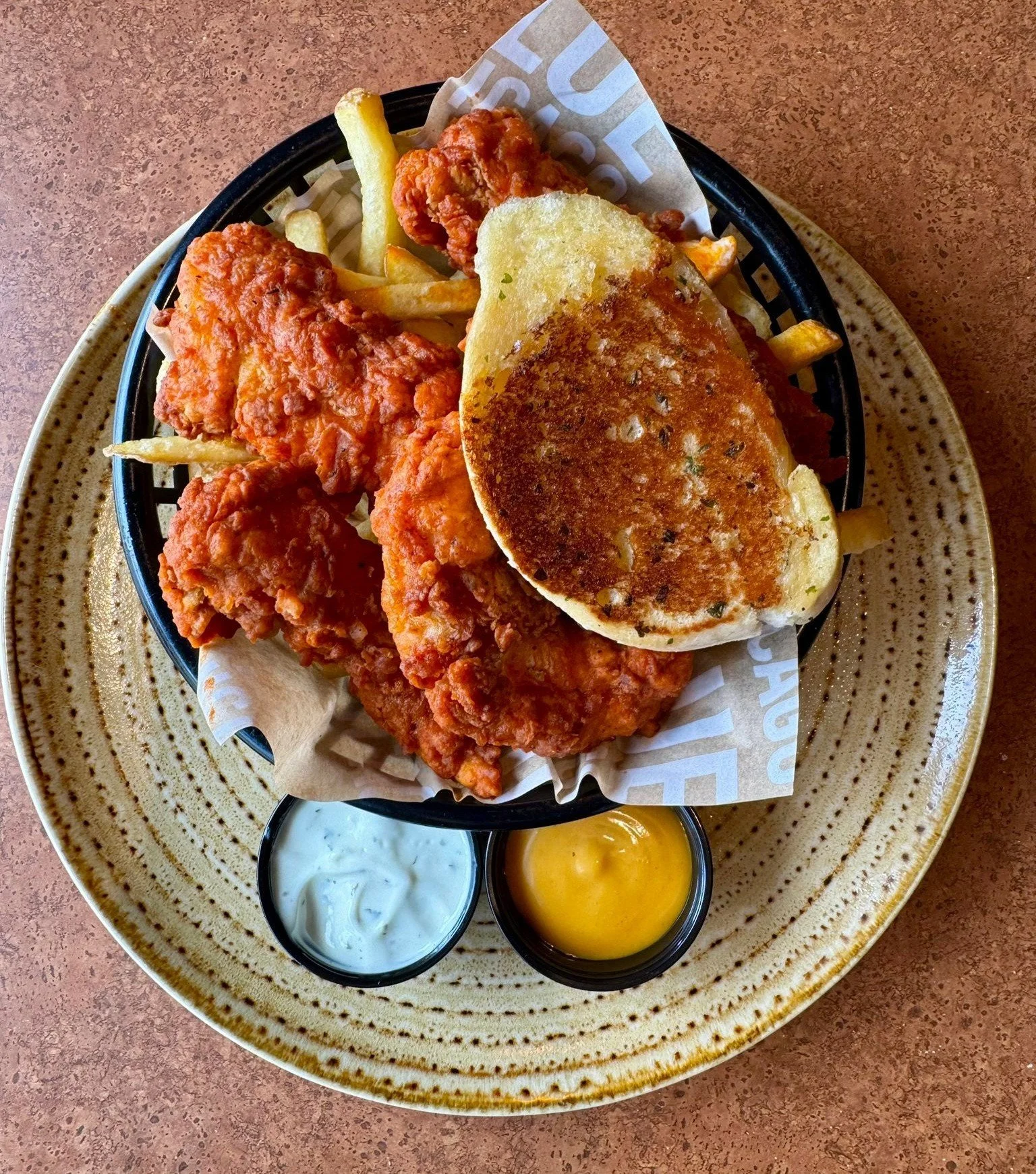 🌶 BUFFALO CHICKEN BASKET 🌶

Fried chicken tenders, fries, garlic bread, chix sauce, and garlic mayo dip 👌

Perfect combo from our menu at #bluechicago 🩵

02890 482771