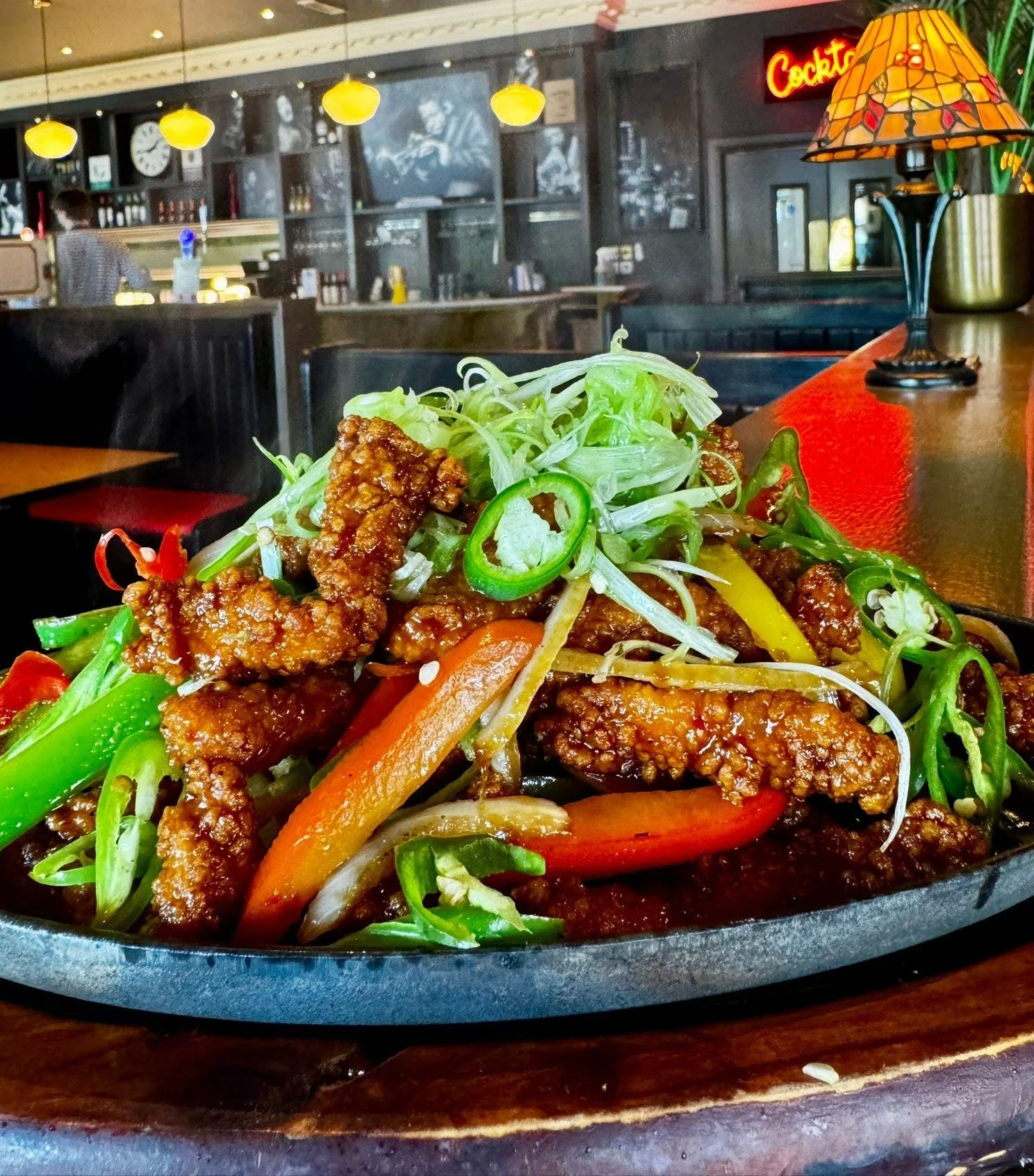 🌶 HONEY GARLIC SIZZLER 🌶

Crispy shredded chicken, in a honey and garlic sauce served sizzling with fresh chilli, spring onion and ginger 👌

Available now from #bluechicago 🩵🩵🩵

Open from 12pm every day 

No need to book!

02890 482771 

#honey