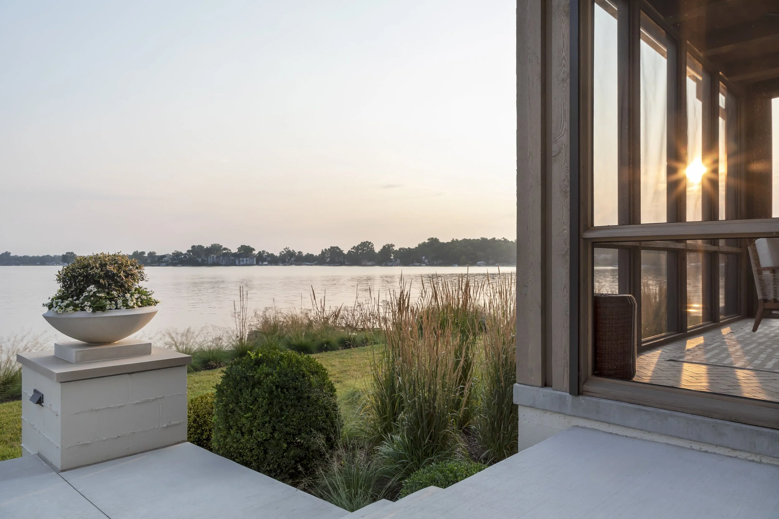 Sunroom and Lake Wide 4032-.jpeg