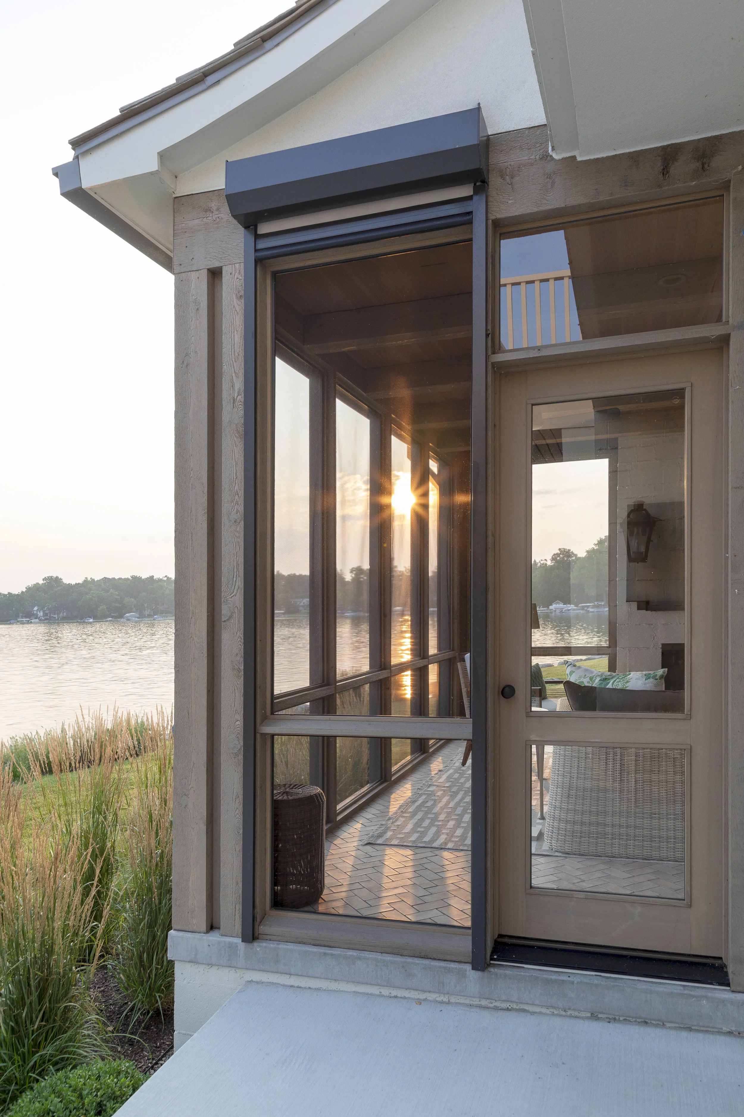 Sunroom and Lake Profile Tight 4017-.jpeg
