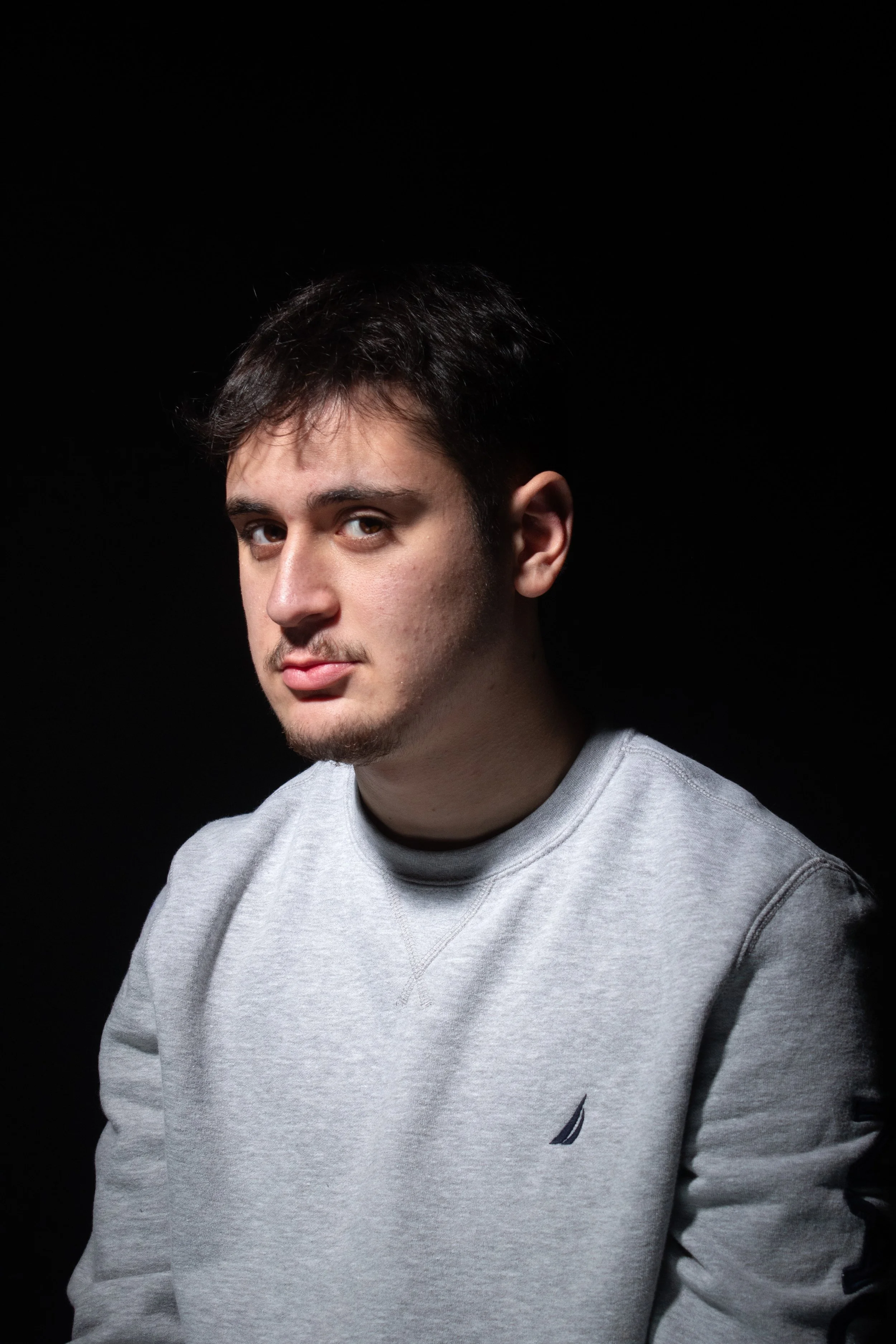 2-Low-key Clamshell.jpg