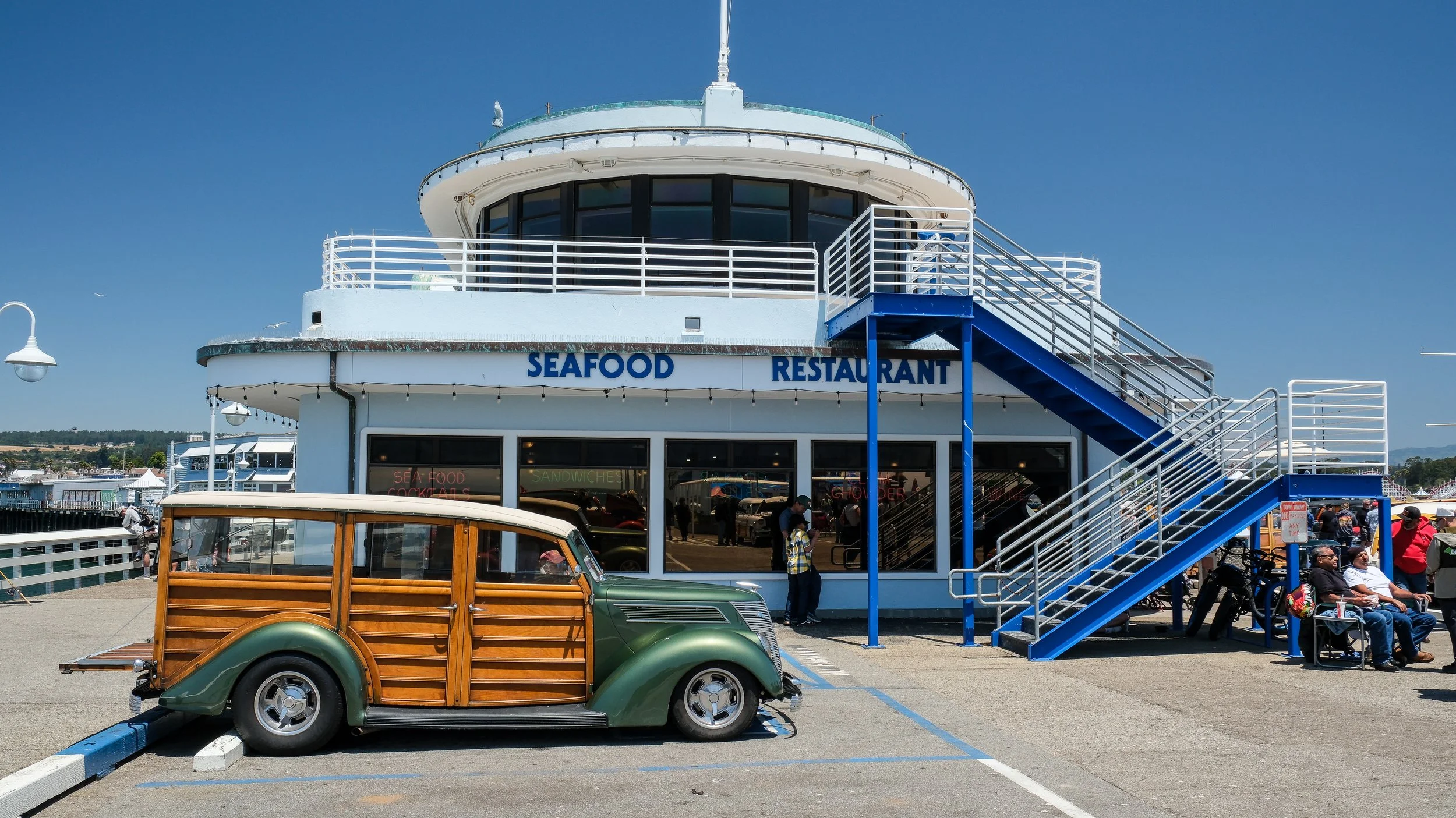 Woody and Seafood - Santa Cruz, California
