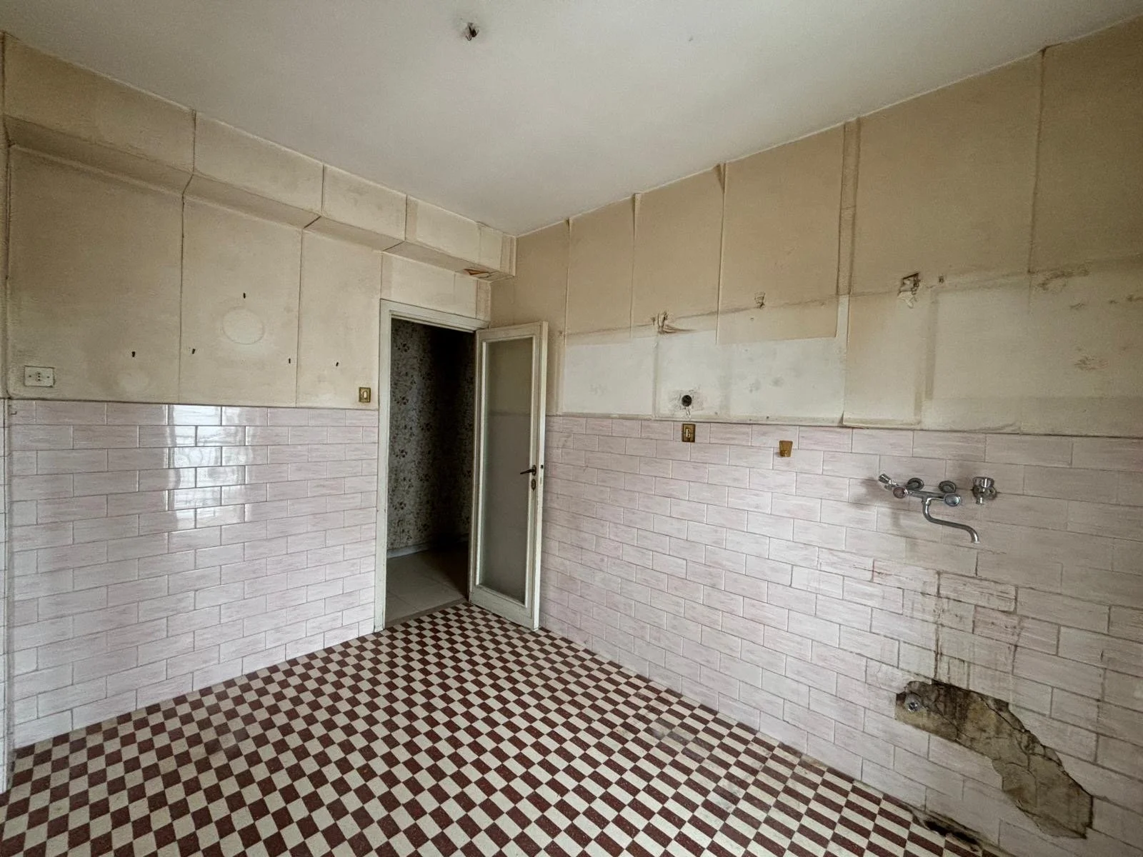 Kitchen Before Renovations