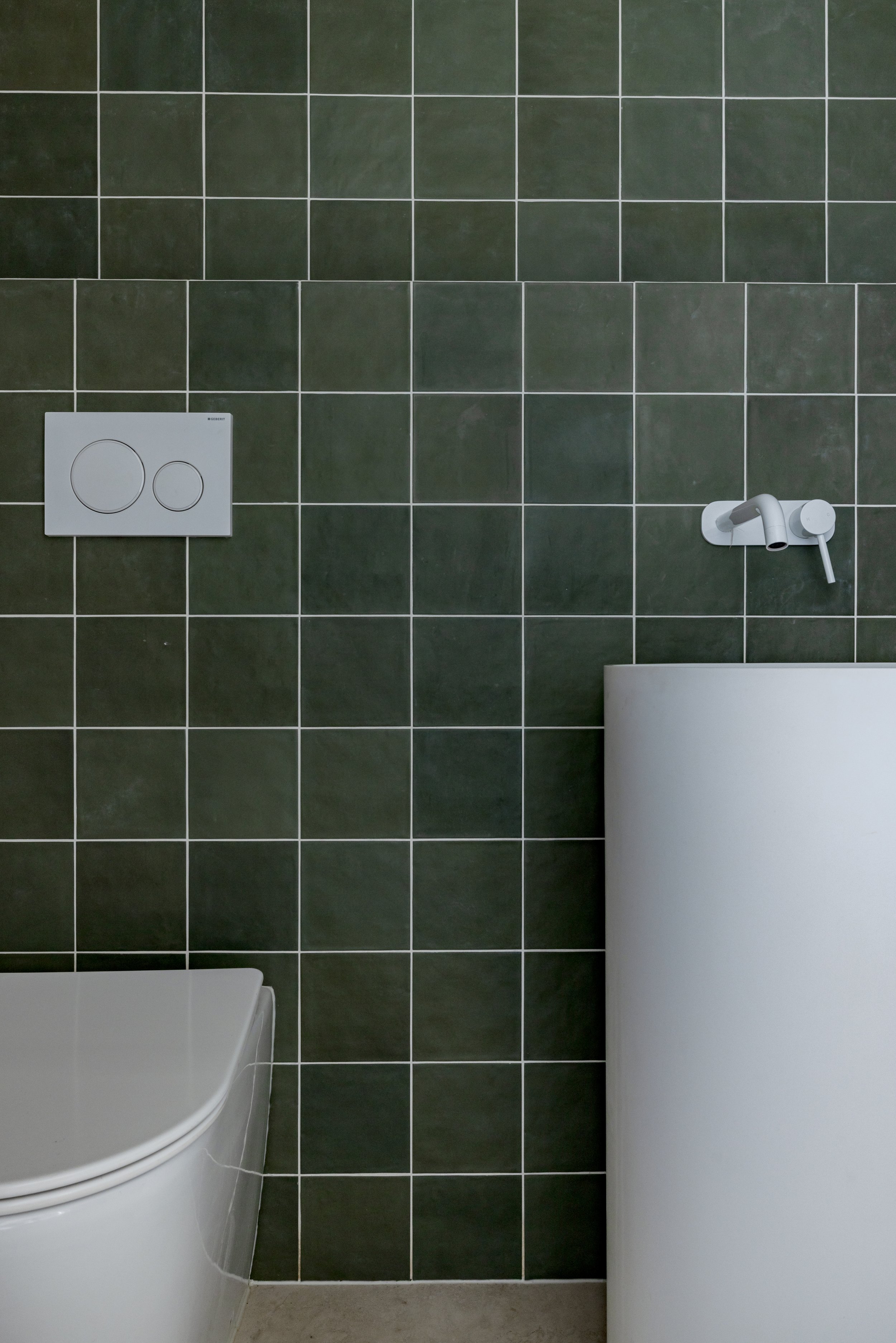 Sunday-James-Annies-bathroom (4 of 4).jpg