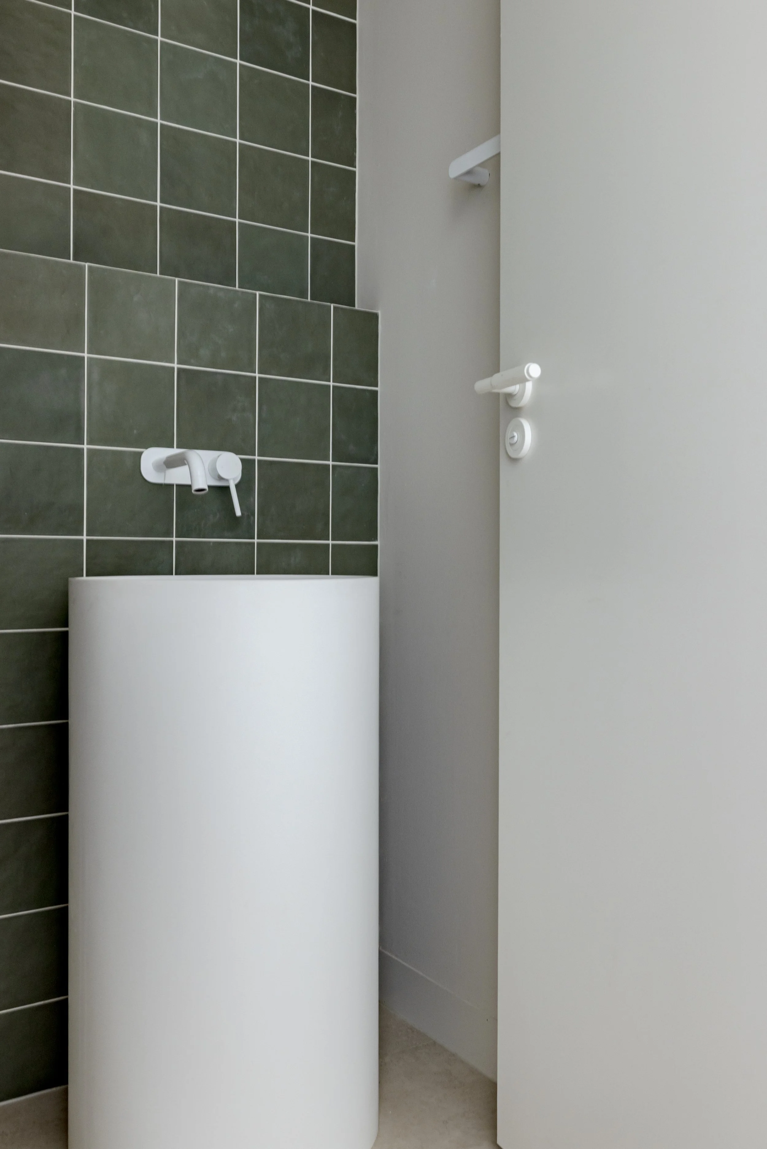 Sunday-James-Annies-bathroom (3 of 4).jpg