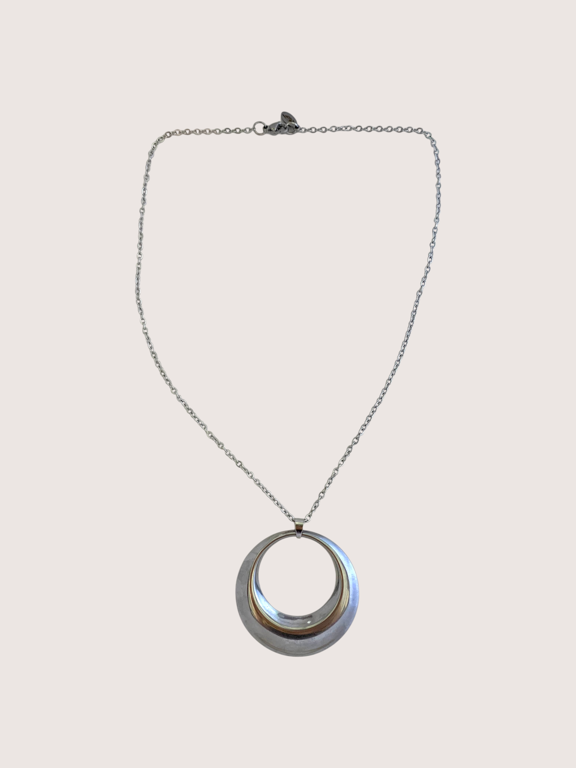 daphne silver chain.png