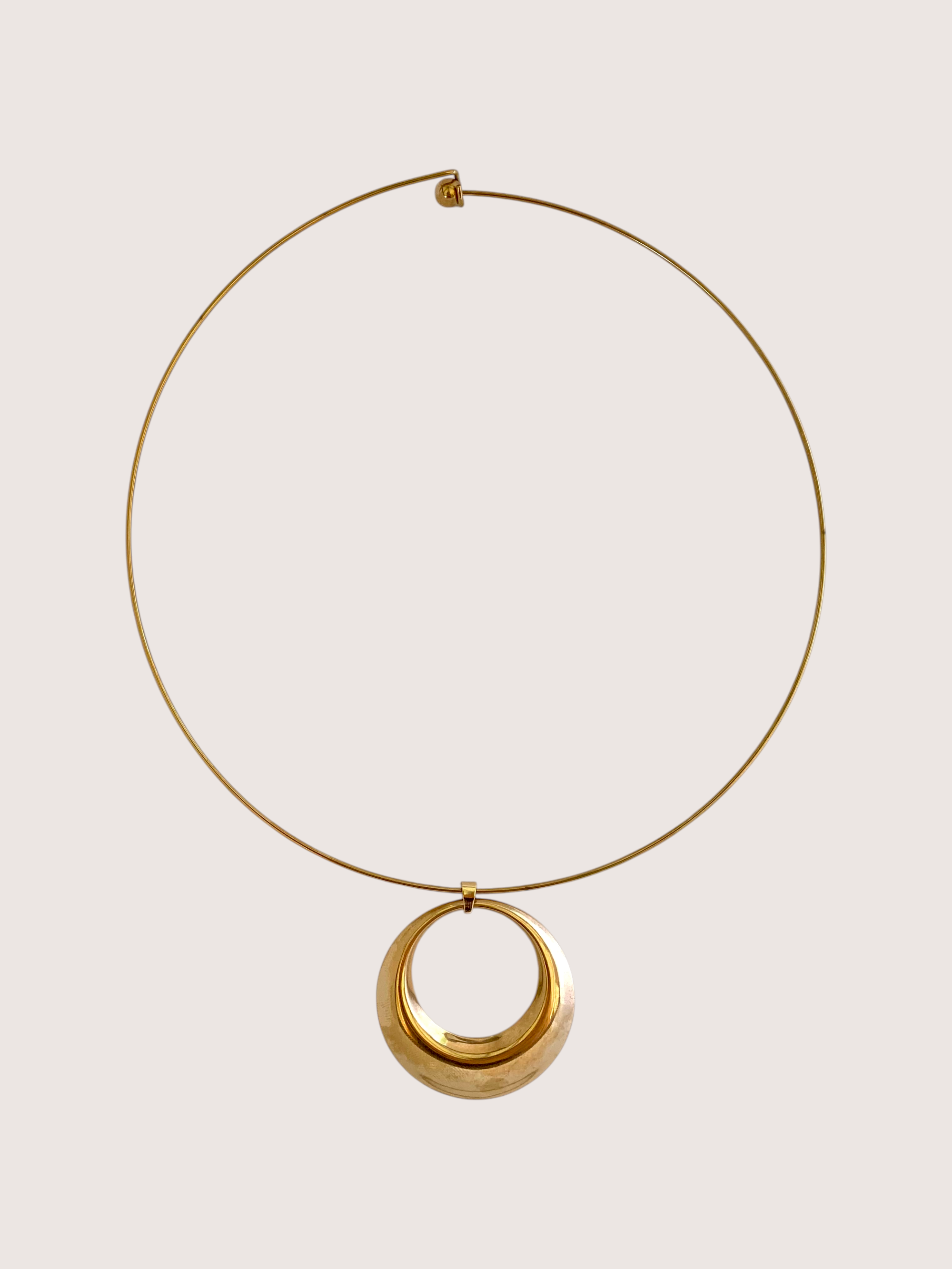daphne wire gold.png