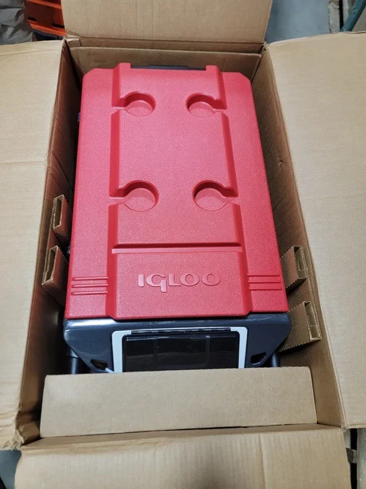 Igloo MaxCold Wheeled Cooler Igloo Heavy-Duty Portable Ice Chest Cooler Box – Red Outdoor Beverage Cooler