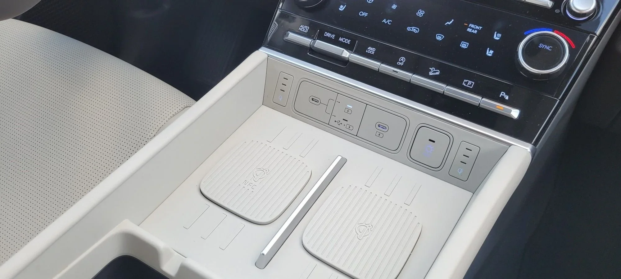 New Research Reveals Strong Interest in Customizable Driver Profiles, Wireless Charging Pads for Smartphones