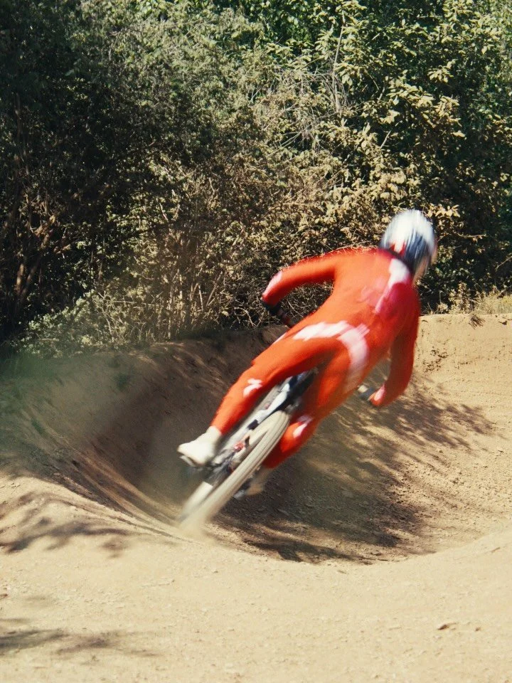 EXTREME WAYS out now 🔒

All shot in an afternoon riding/shooting one of the best tracks in the world with my boys @dorian.jouvenal @louiscitadelle 

Hope you all like it 
@iamspecialized 
#demo11