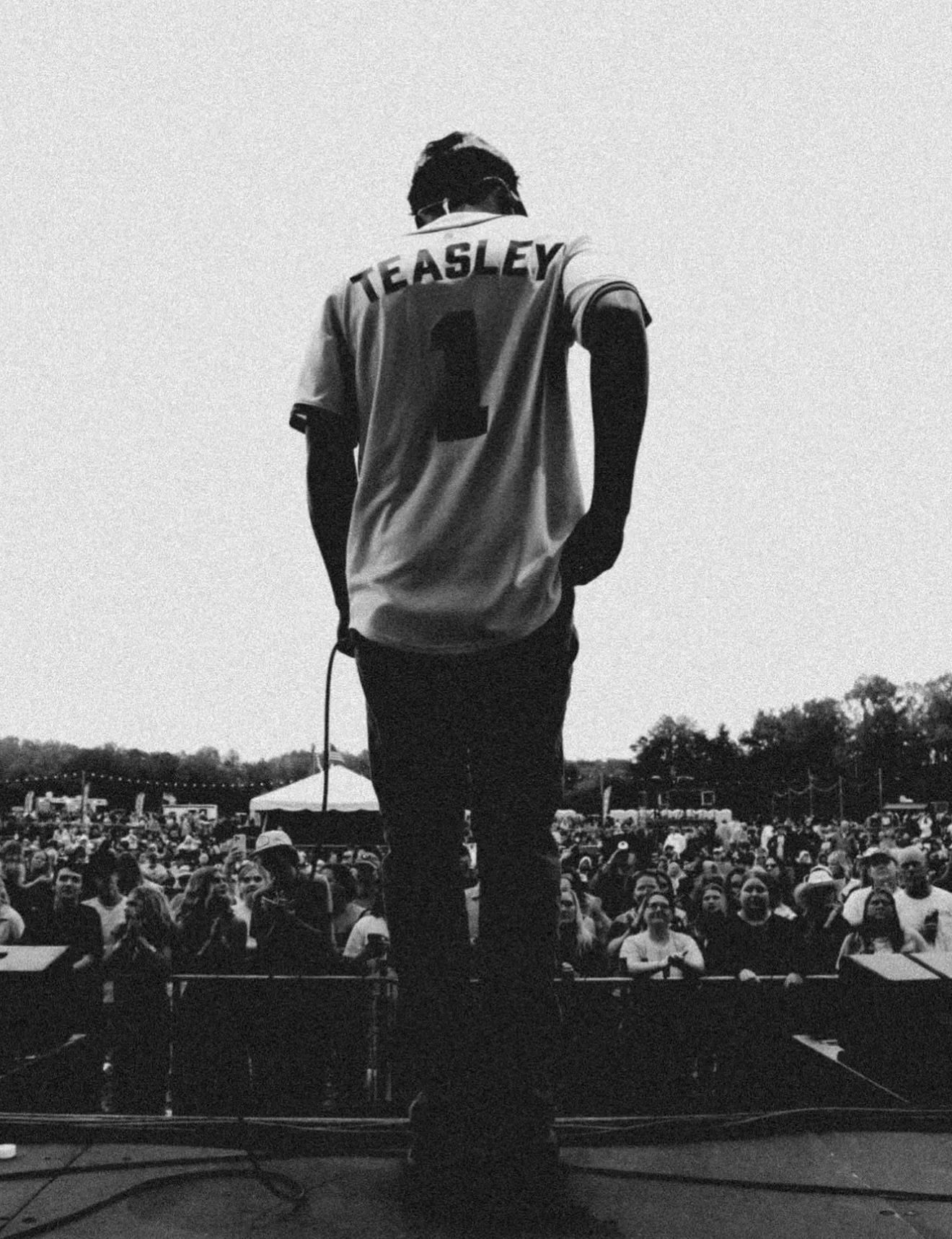 @scoot_teasley opening up for @scottymccreery &amp; @diamondrioband this past weekend at @morrisfarmback4Olive ✨⚡️

#countryartist #morrisfarmback40live
