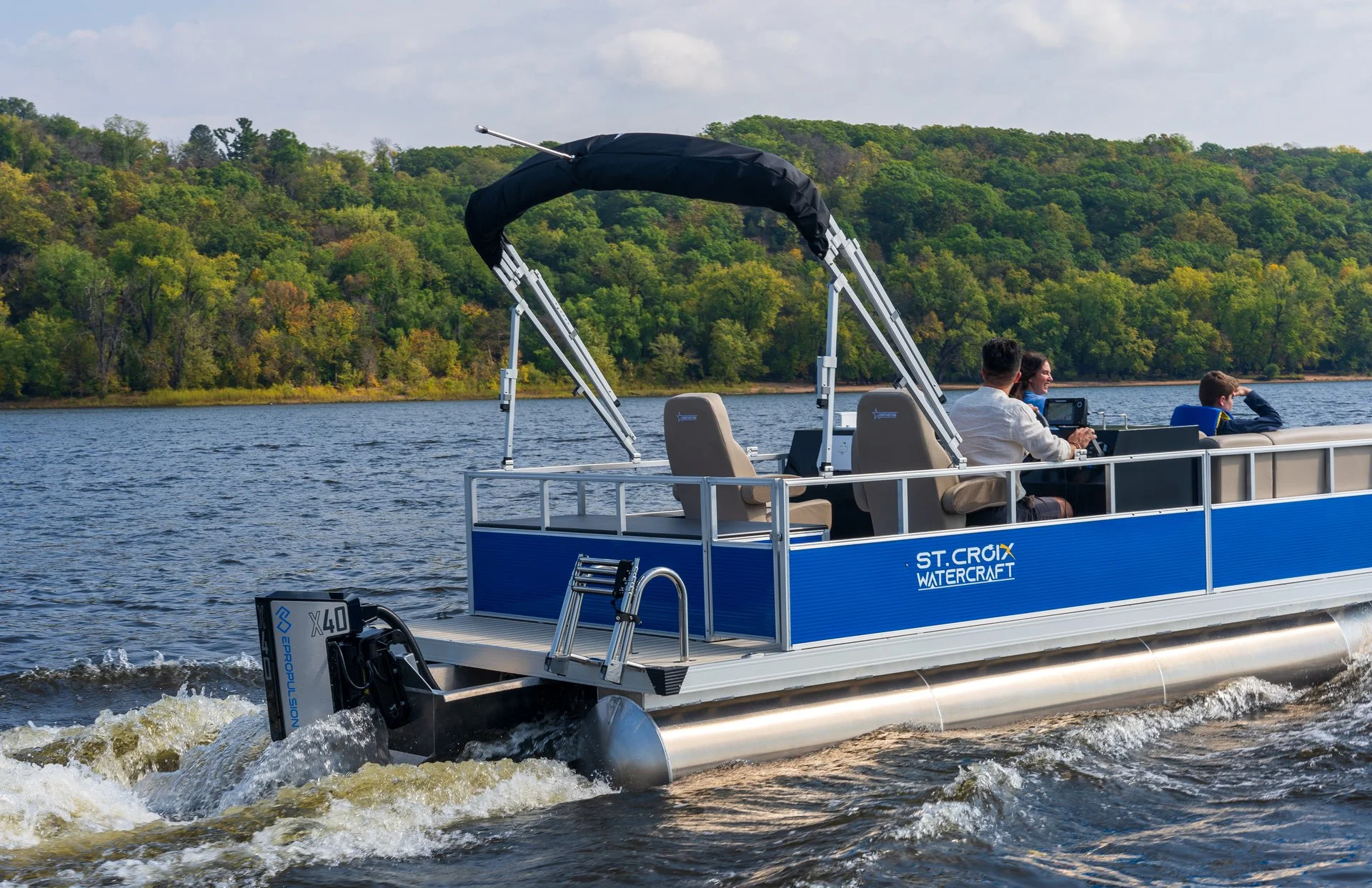 66d5d376736ca-ePropulsion X40 - Lifestyle 62.jpg