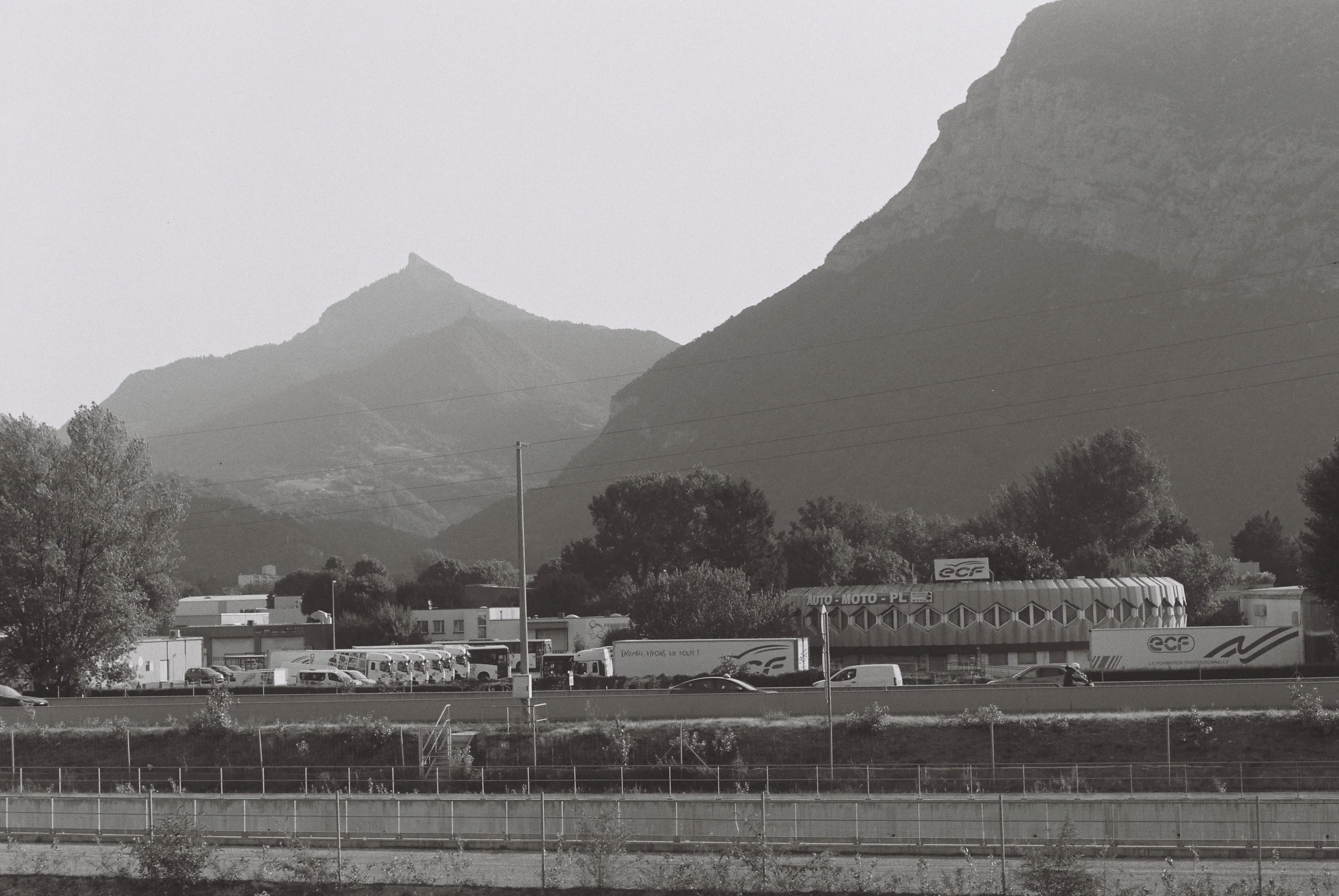 R1-06180-0027.JPG
