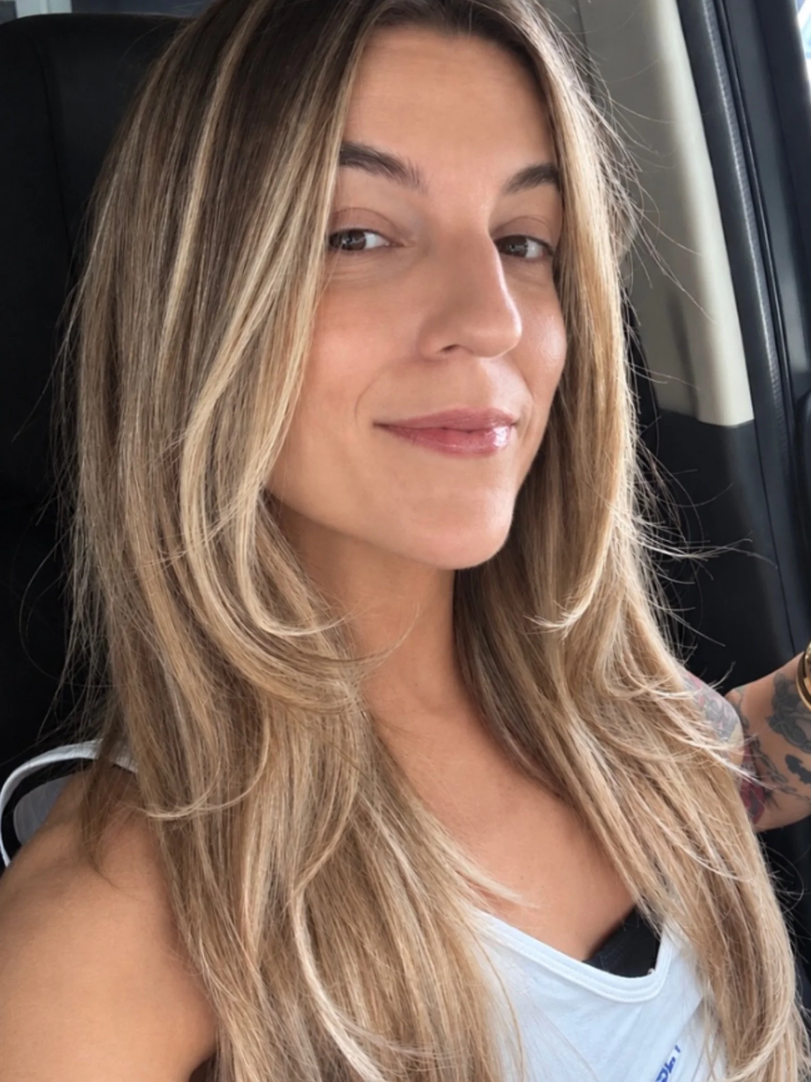 I had so many DMs when I shared this on Stories that I had to post it on main! ✨

Whenever I&rsquo;m asked what my favorite color to create is, it&rsquo;s such an easy answer:

My goal is to create hair that looks striking on YOU. The kind of hair th