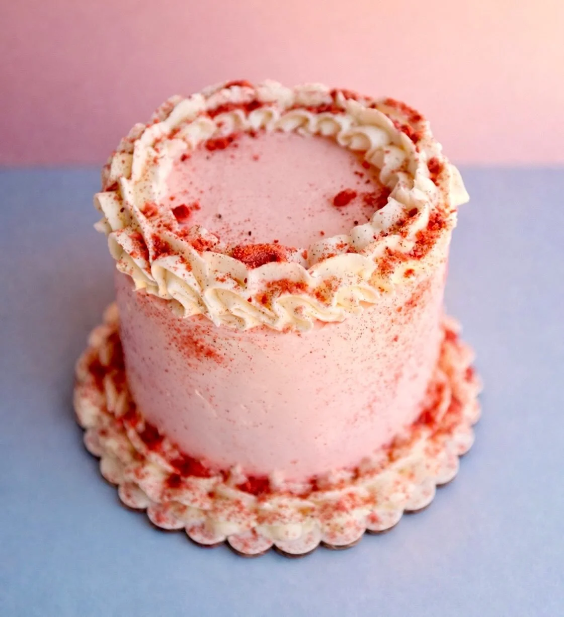 strawberry szn 🍓

#strawberry #cake #minicake #wendell #smallbatch