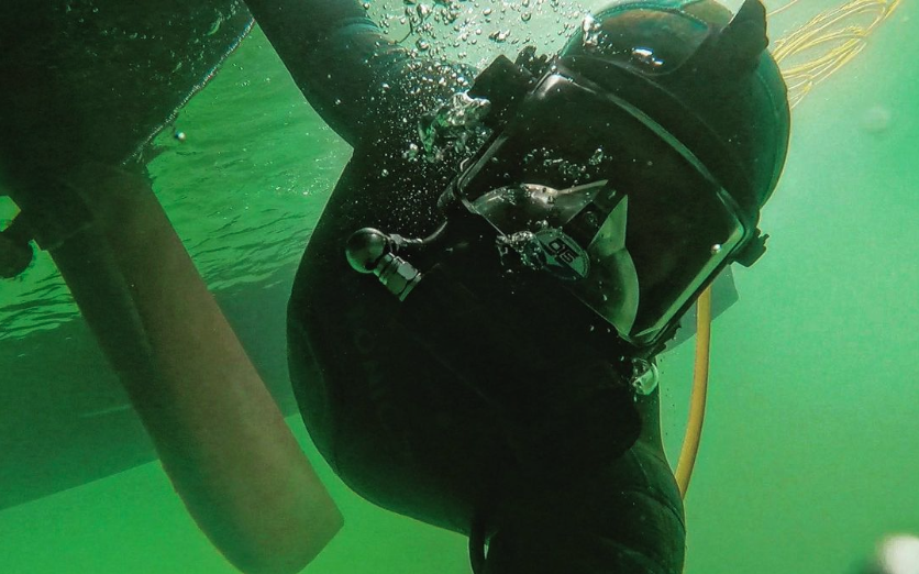 Underwater boat hull cleaning - boat bottom diving. Serving the marinas in Alameda (24 hours), Berkeley, Emeryville, Oakland, Richmond, San Francisco, Sausalito, and Treasure Island, California. 