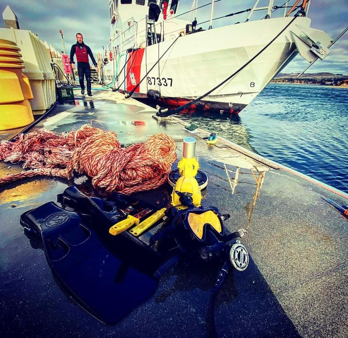 Removal of a large rope stuck in the propeller