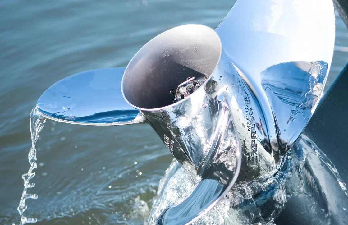 Underwater boat propeller polishing and replacement. Serving the marinas in Alameda (24 hours), Berkeley, Emeryville, Oakland, Richmond, San Francisco, Sausalito, and Treasure Island, California. 